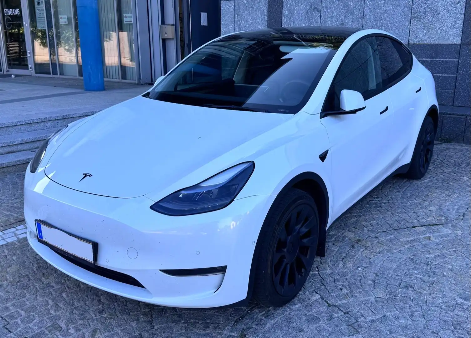 Tesla Model Y Model Y Long Range AWD 75kWh Weiß - 1