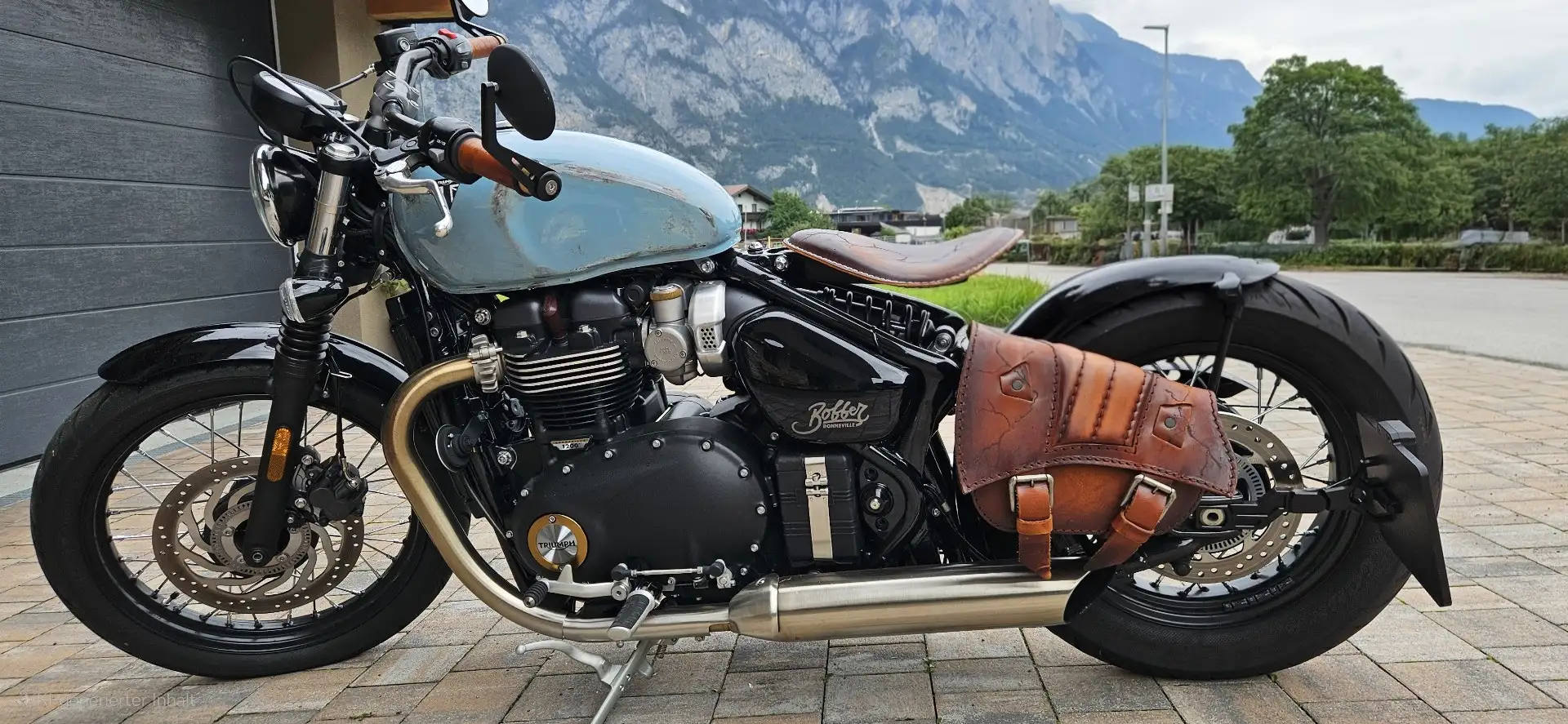 Triumph Bonneville Bobber Albastru - 2
