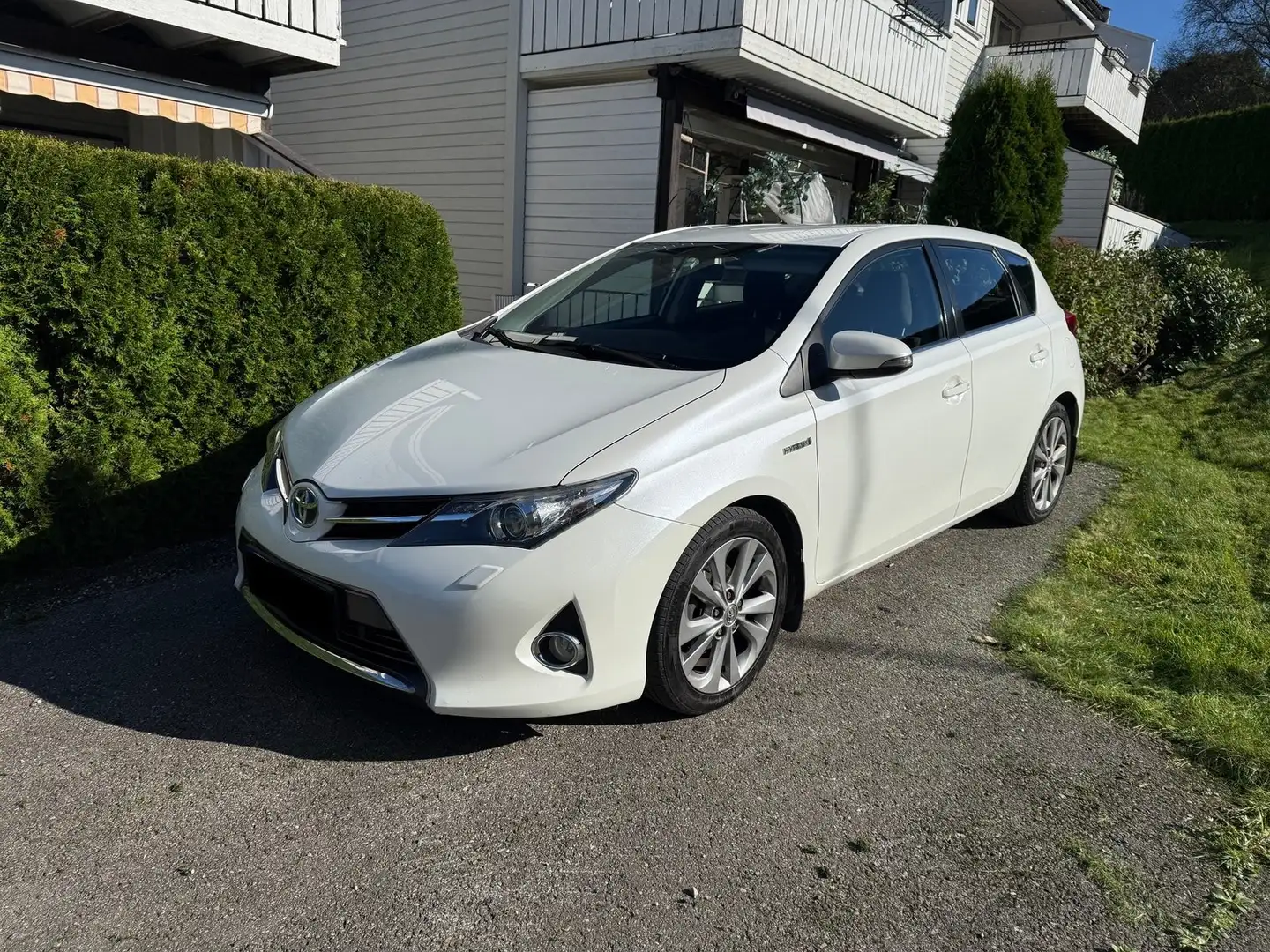 Toyota Auris Auris 1.8 Hybrid Executive Bílá - 1