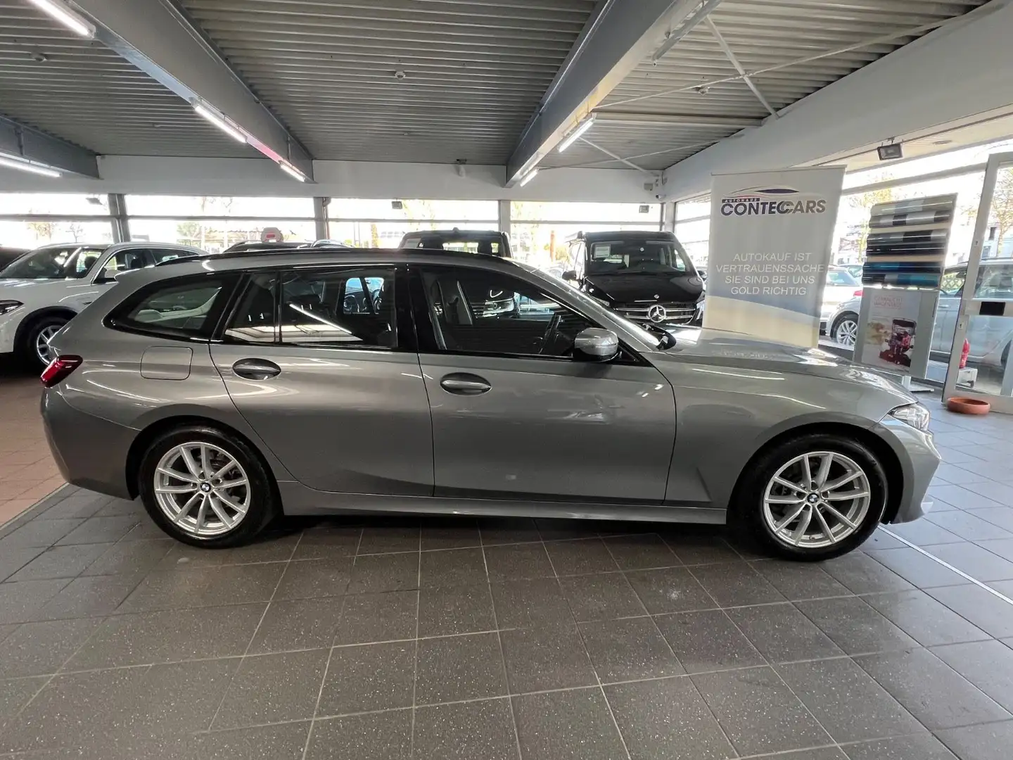 BMW 318 d Touring Driving Assistant+Curved+FACE Gris - 1