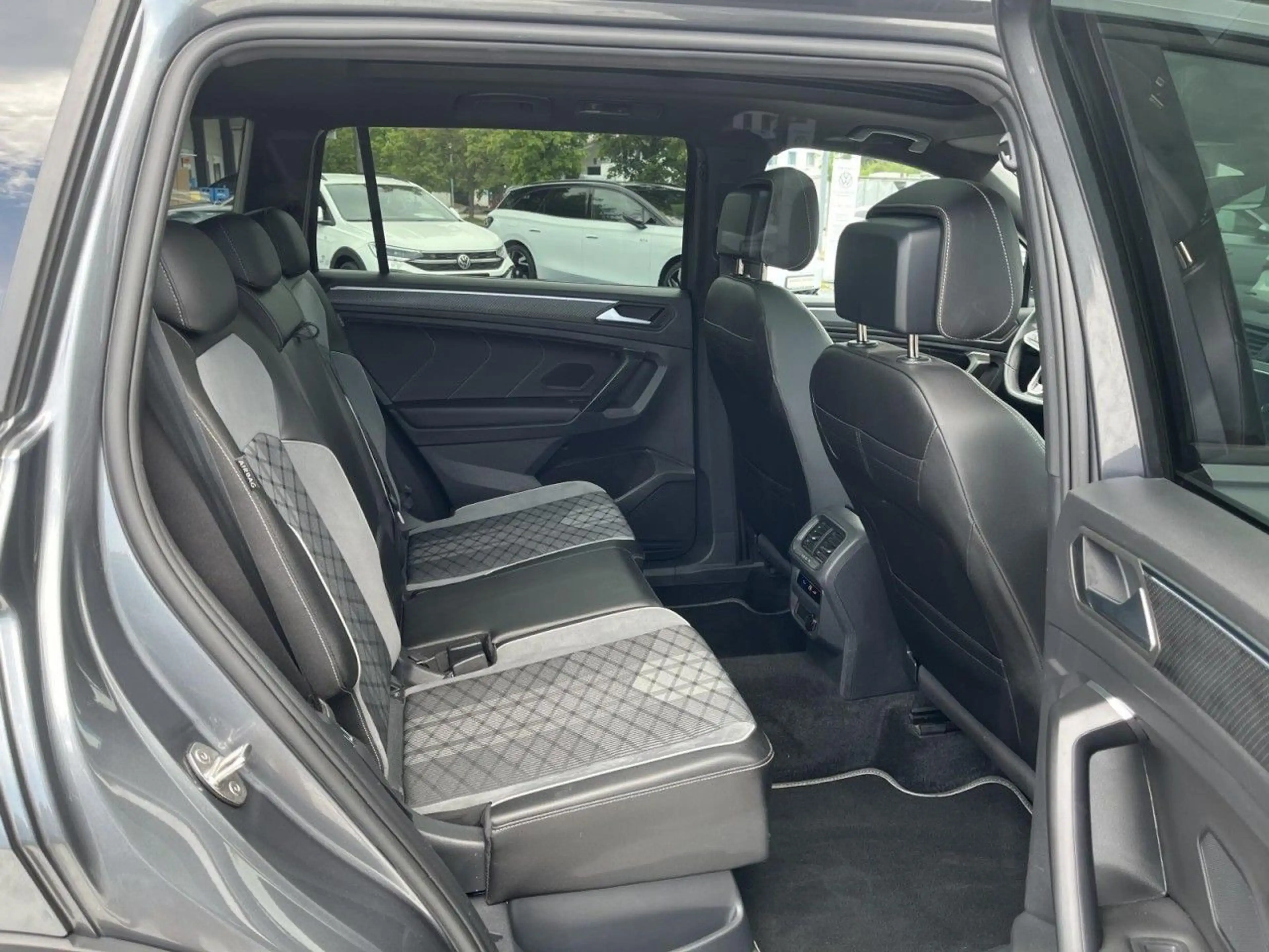 Volkswagen Tiguan Allspace 2.0 TSI R-Line 4Motion (IQLight+ — photo 12