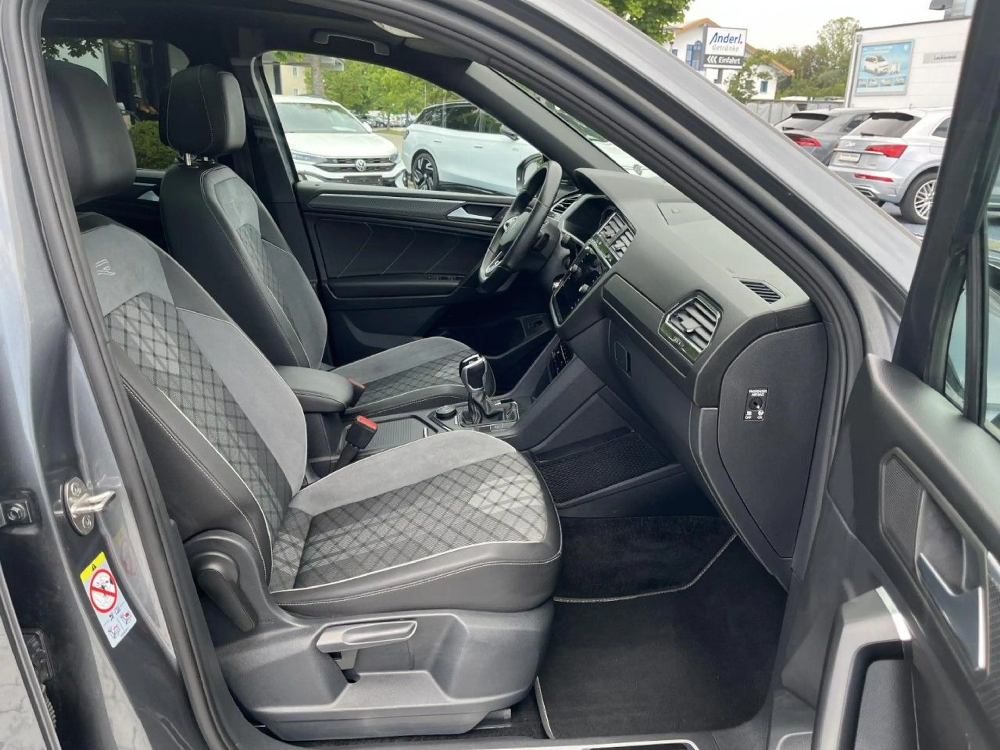 Volkswagen Tiguan Allspace 2.0 TSI R-Line 4Motion (IQLight+ — photo 15
