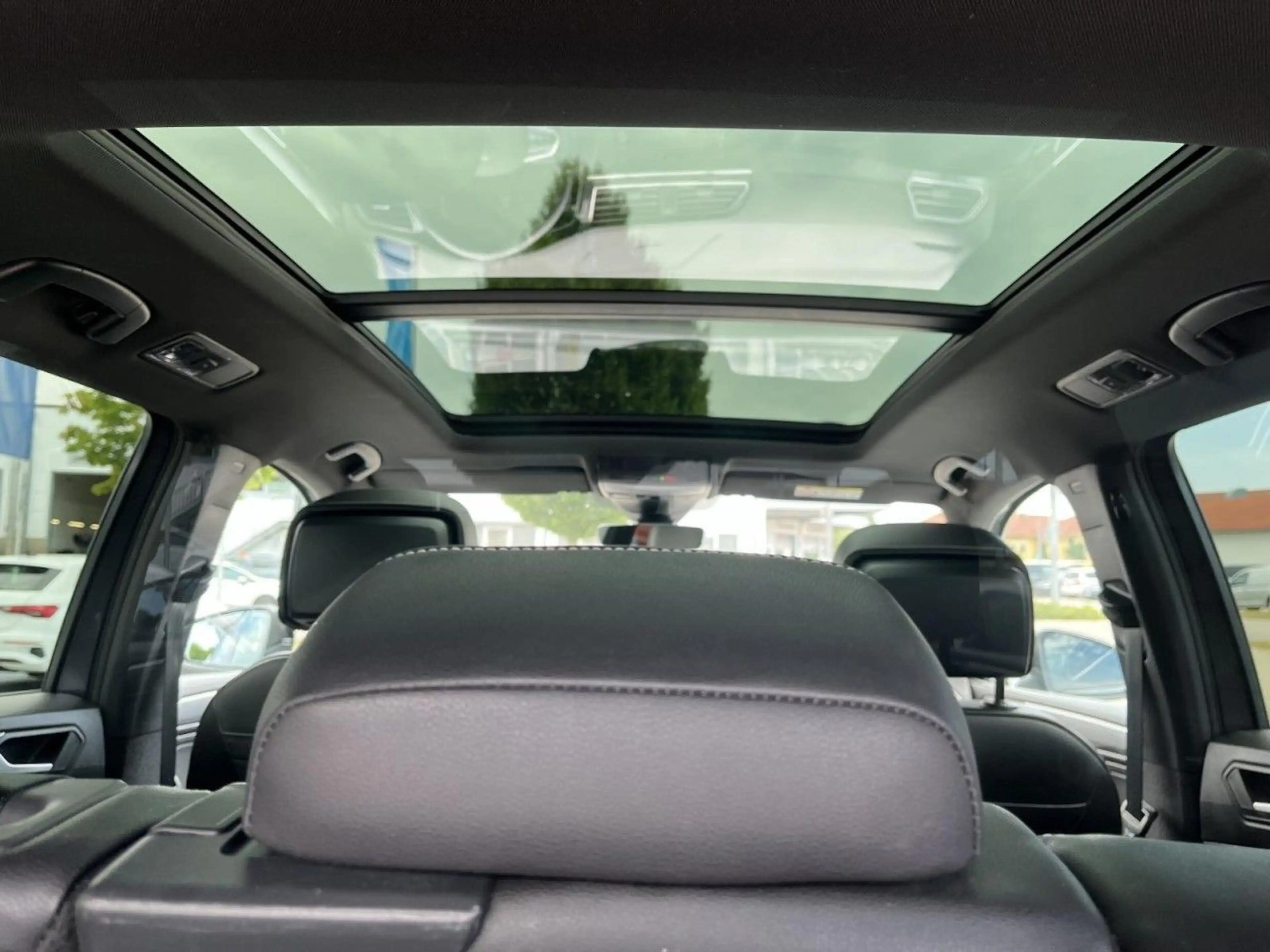 Volkswagen Tiguan Allspace 2.0 TSI R-Line 4Motion (IQLight+ — photo 10