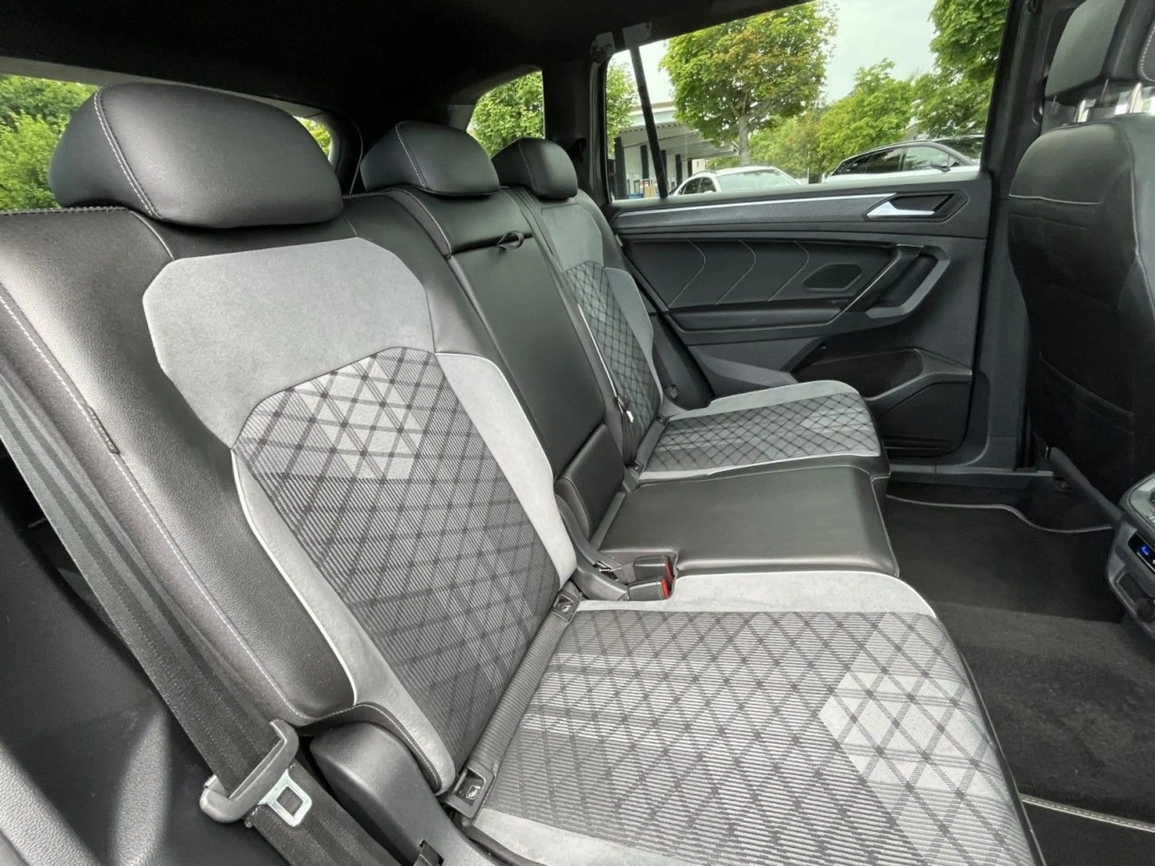 Volkswagen Tiguan Allspace 2.0 TSI R-Line 4Motion (IQLight+ — photo 13