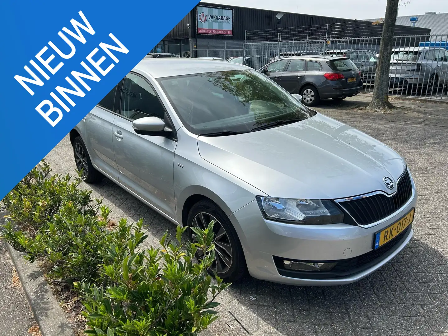 Skoda Rapid/Spaceback 1.0 TSI Greentech Drive | Automaat | Trekhaak Grijs - 1
