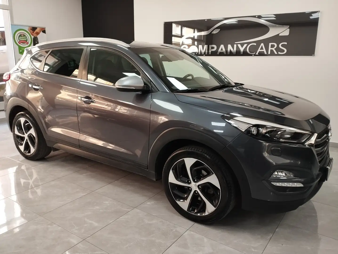 Hyundai TUCSON 1.7 crdi Sound 2wd 115cv - 1