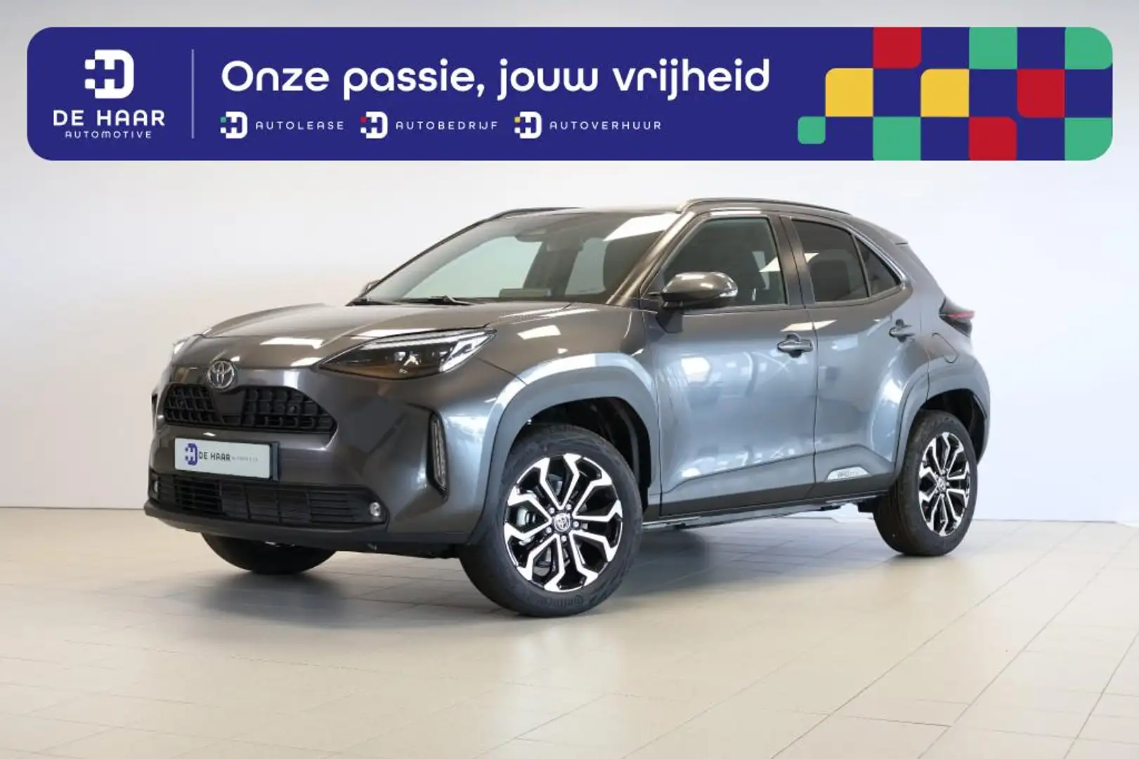 Toyota Yaris Cross 1.5 Hybrid Teamplayer 130PK - Winter+safety pakket Grijs - 1