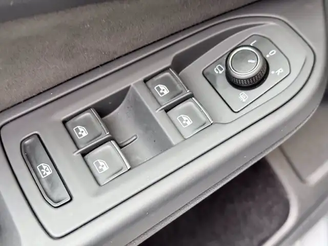 Volkswagen Golf view 20