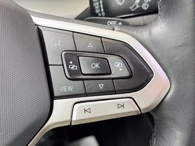 Volkswagen Golf view 23