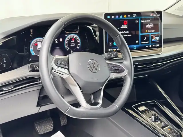 Volkswagen Golf view 19