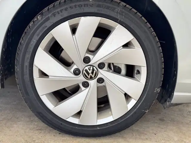 Volkswagen Golf view 15