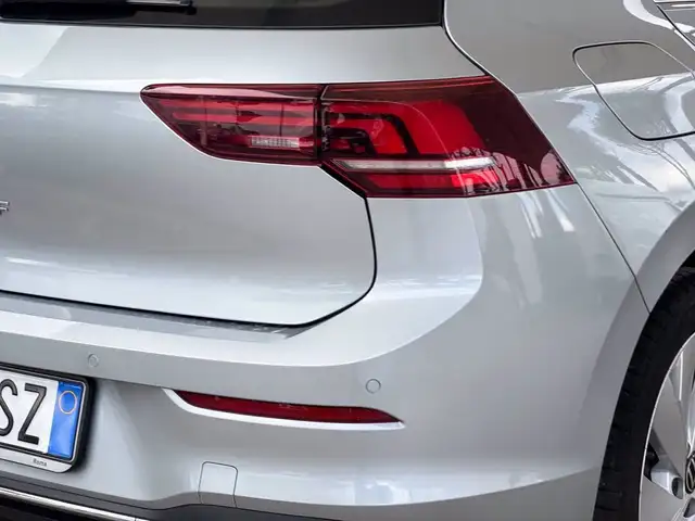 Volkswagen Golf view 17