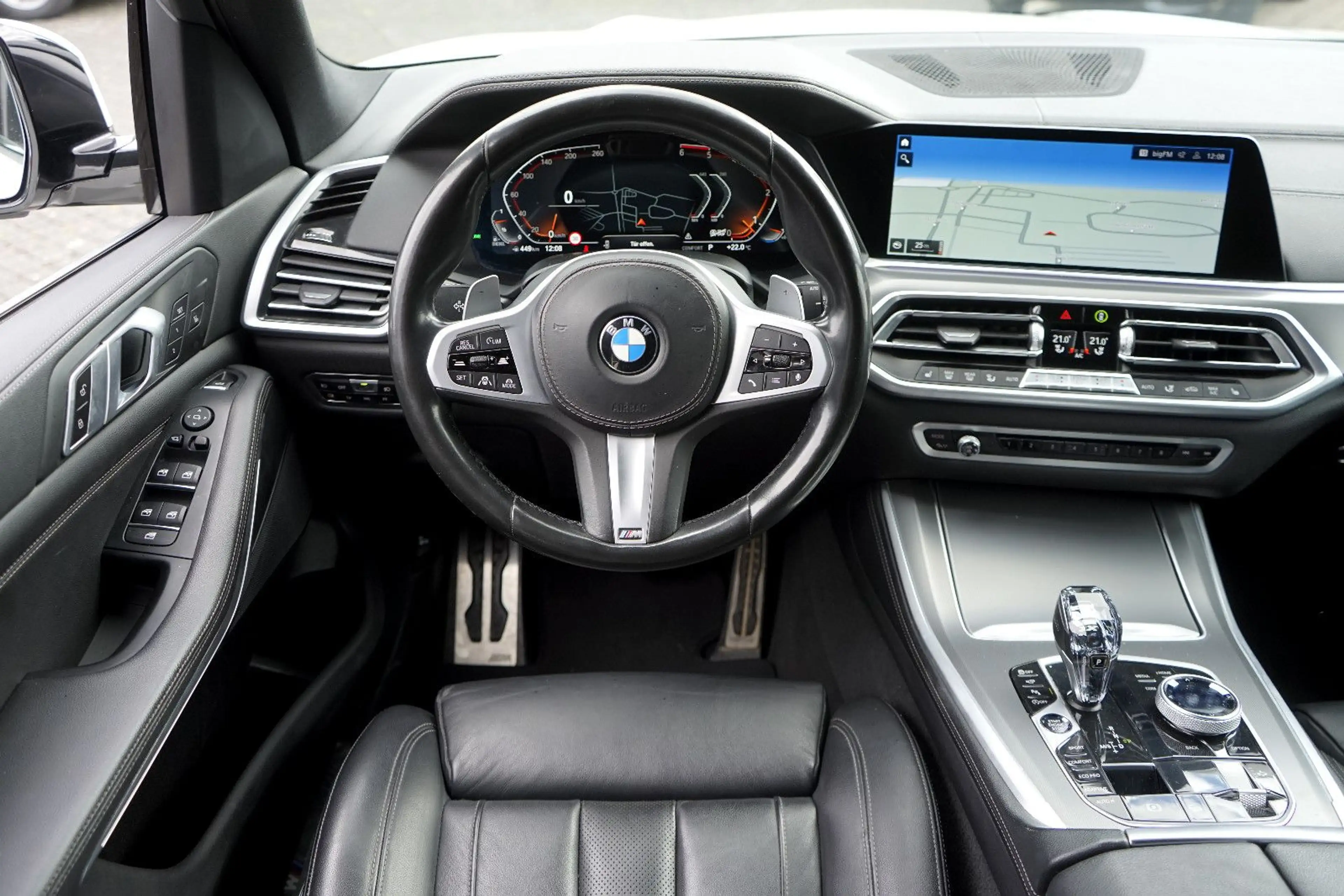 BMW X5 30xd M Sport*DvD*Head*360*Distro*7xSitze*22Zo — photo 12