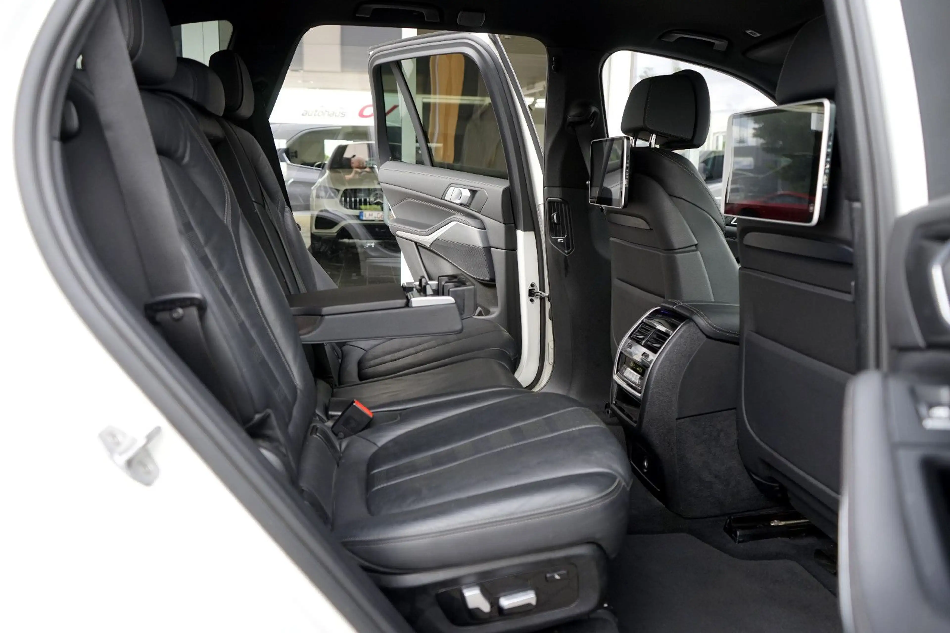 BMW X5 30xd M Sport*DvD*Head*360*Distro*7xSitze*22Zo — photo 13