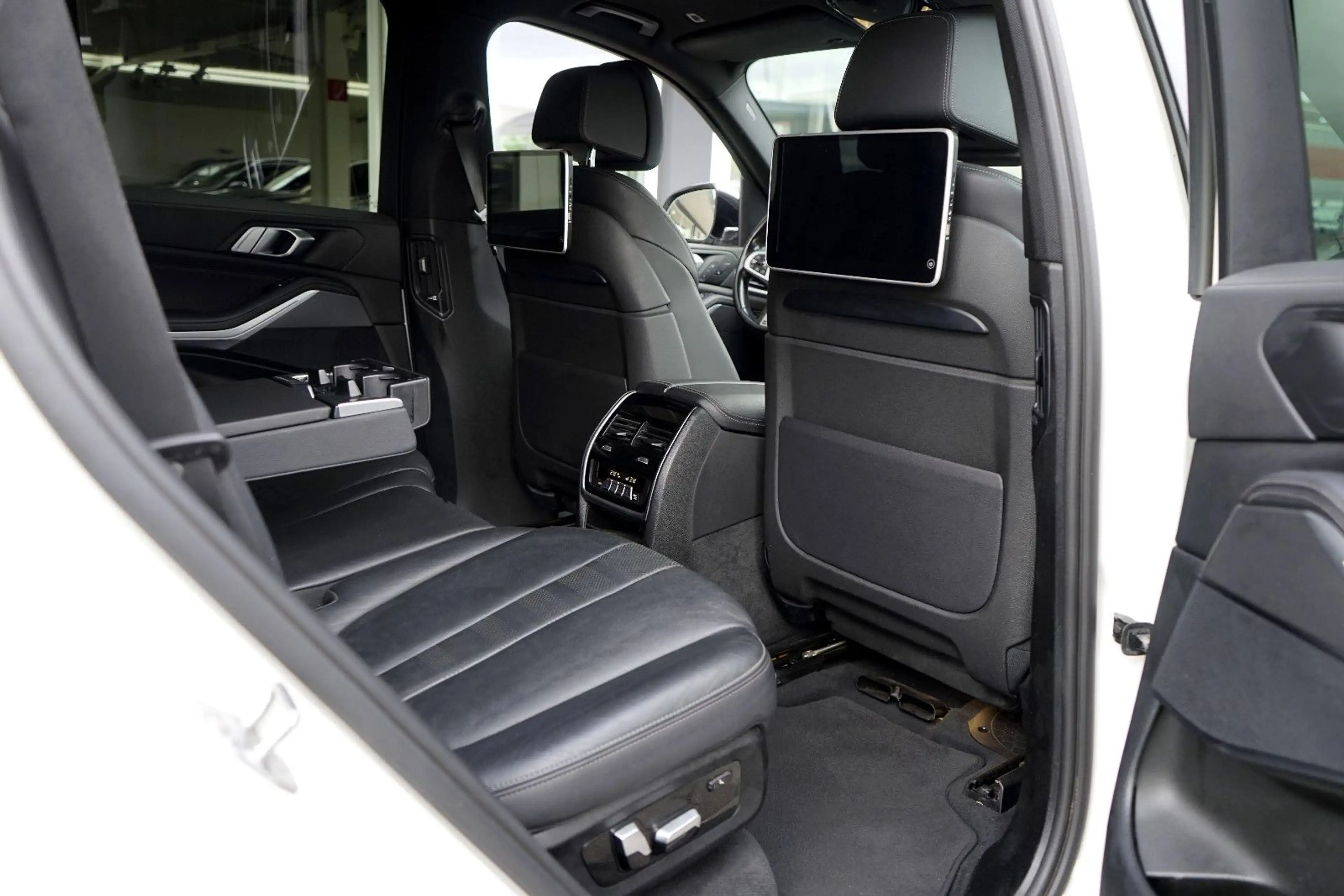 BMW X5 30xd M Sport*DvD*Head*360*Distro*7xSitze*22Zo — photo 14