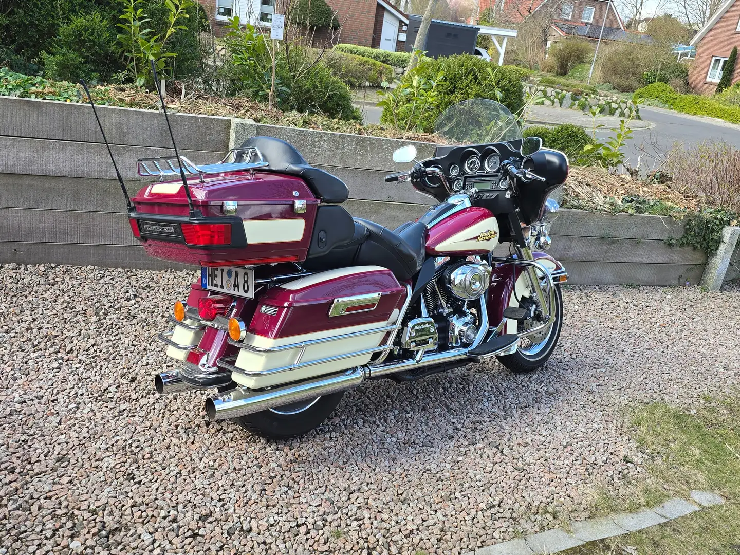 Harley-Davidson Electra Glide FLHTCU ultra classic - 2