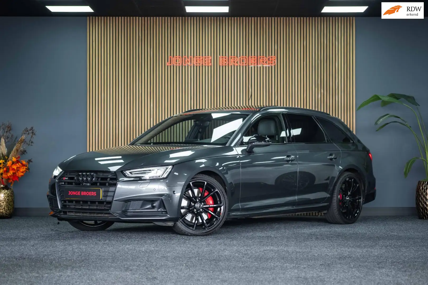 Audi A4 Avant 3.0 TFSI S4 quattro Pro Line Plus |Pano|360| Gris - 1