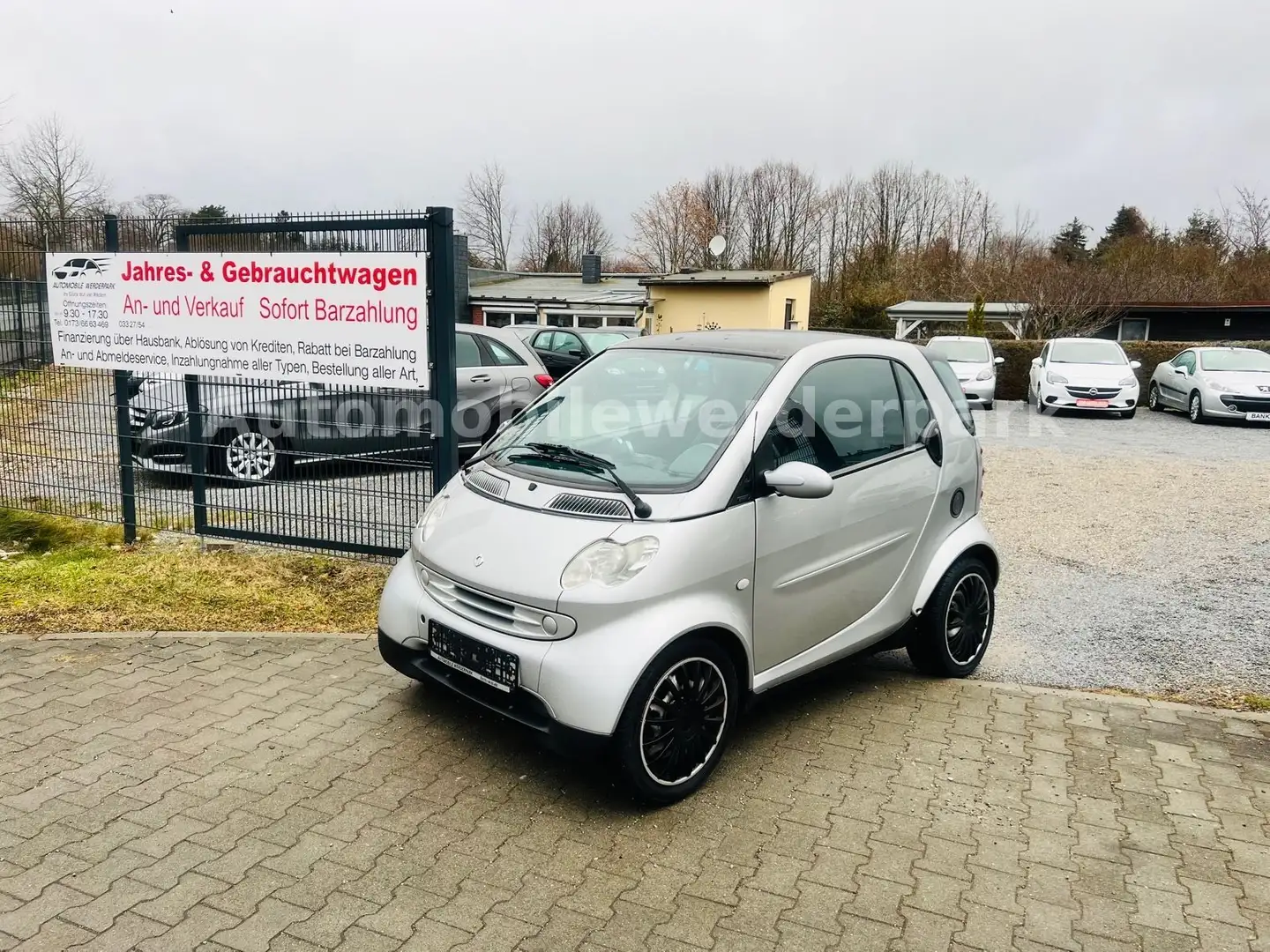 smart forTwo fortwo coupe Basis Srebrny - 1