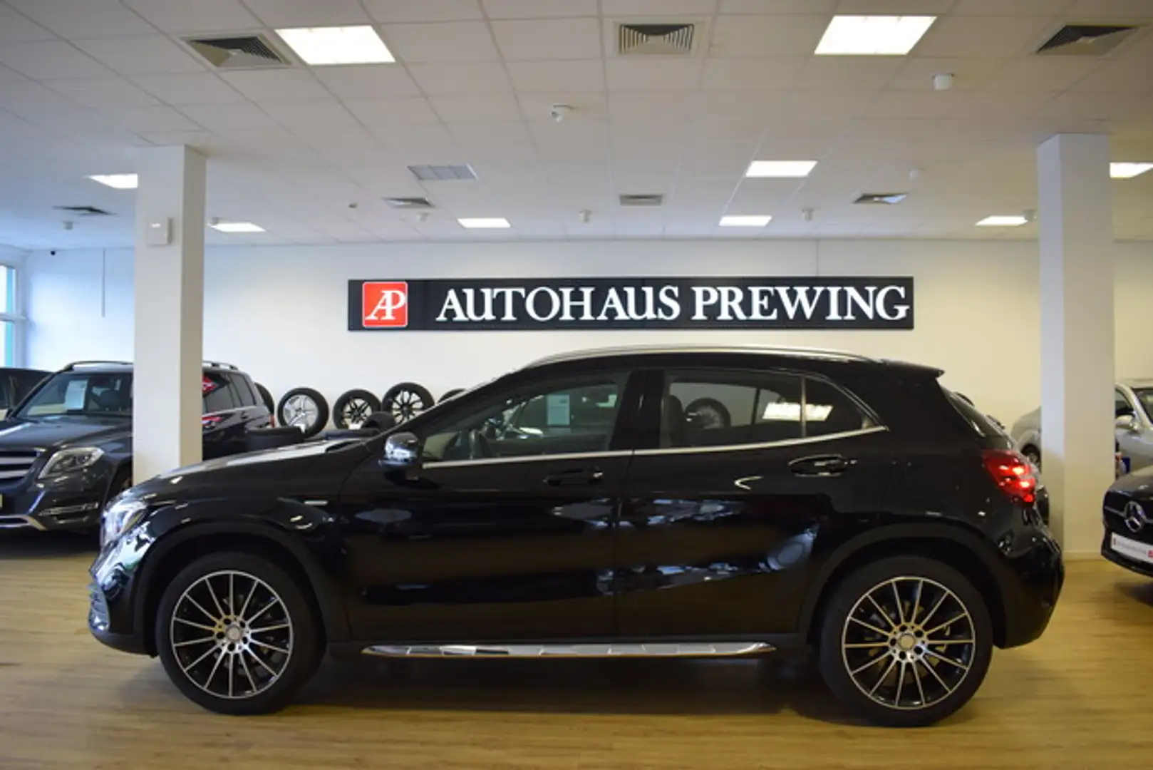 Mercedes-Benz GLA 180 AMG-LINE/ NAVI/ KAMERA/ LED/ 2 BESITZ Noir - 2