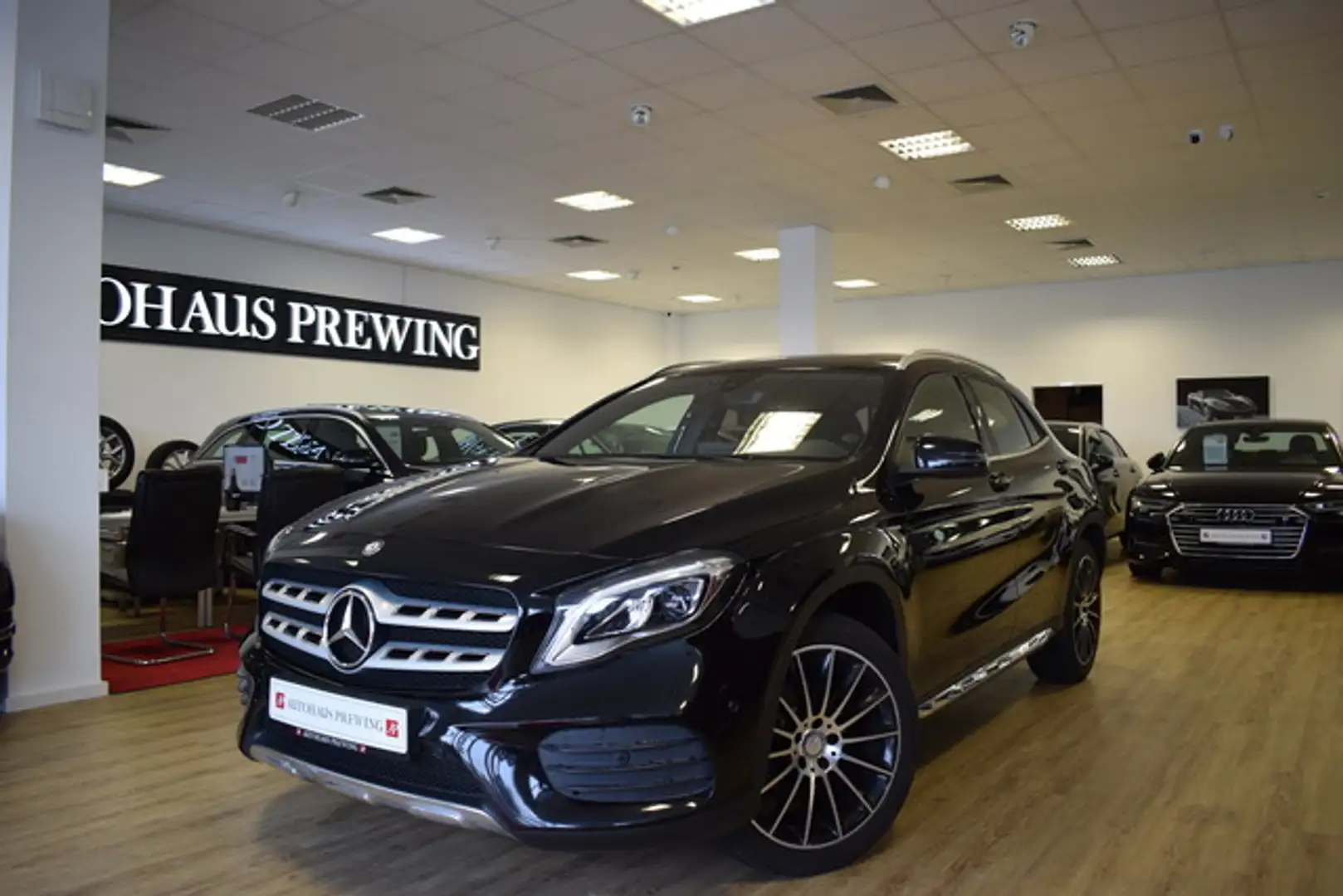 Mercedes-Benz GLA 180 AMG-LINE/ NAVI/ KAMERA/ LED/ 2 BESITZ Noir - 1