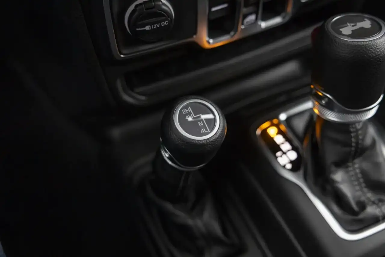 Jeep Wrangler снимка Jeep Wrangler