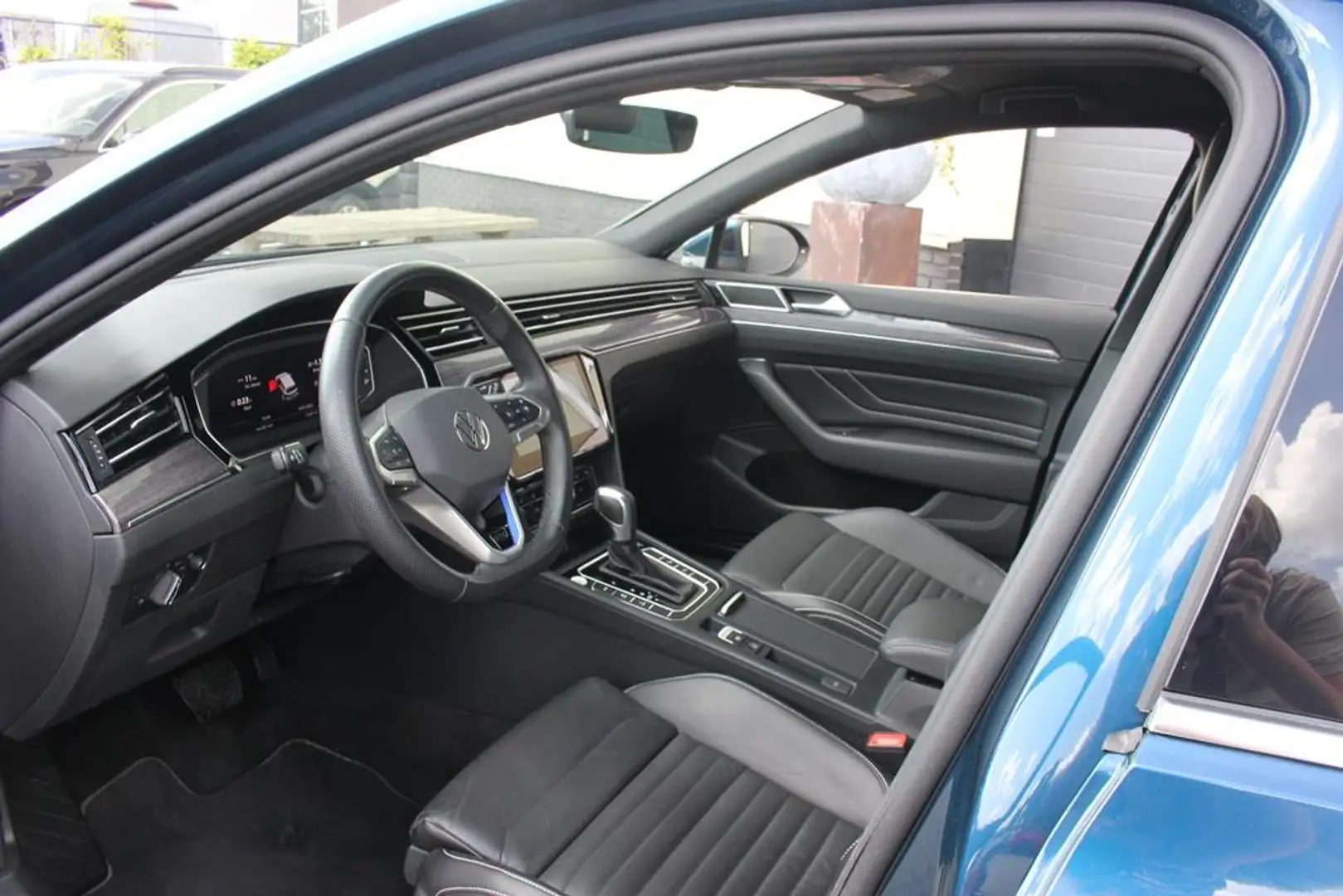 Volkswagen Passat Variant 1.4 TSI PHEV GTE Business | Leer | Blauw - 2