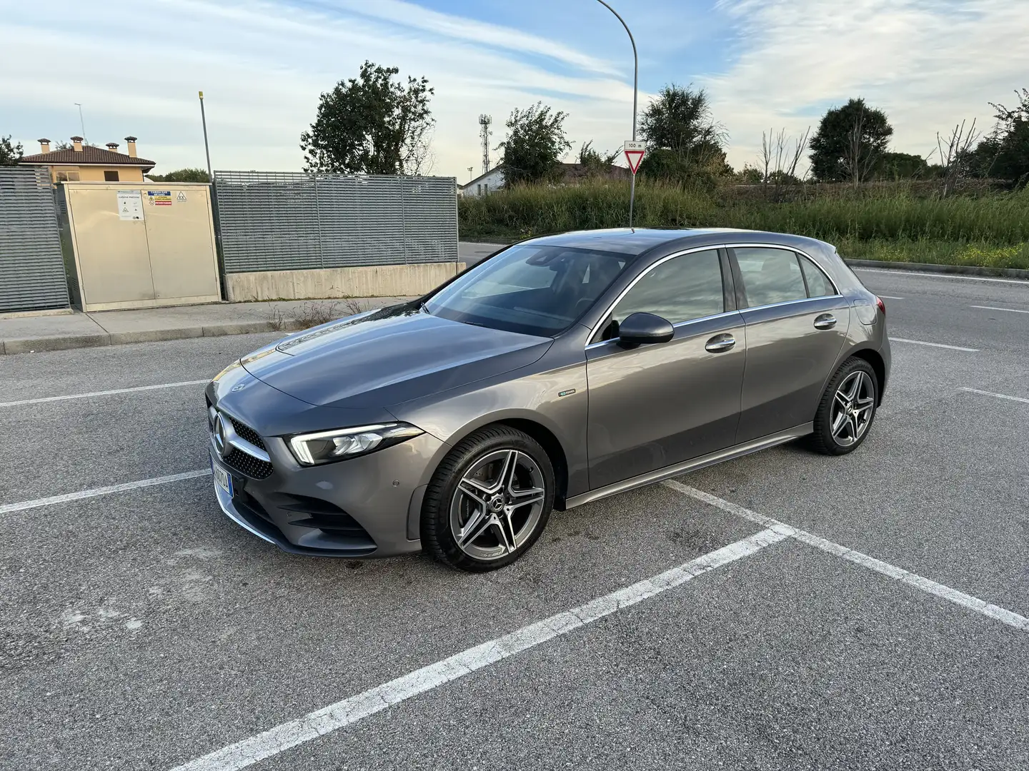 Mercedes-Benz A 250 250e 8G-DCT - 1
