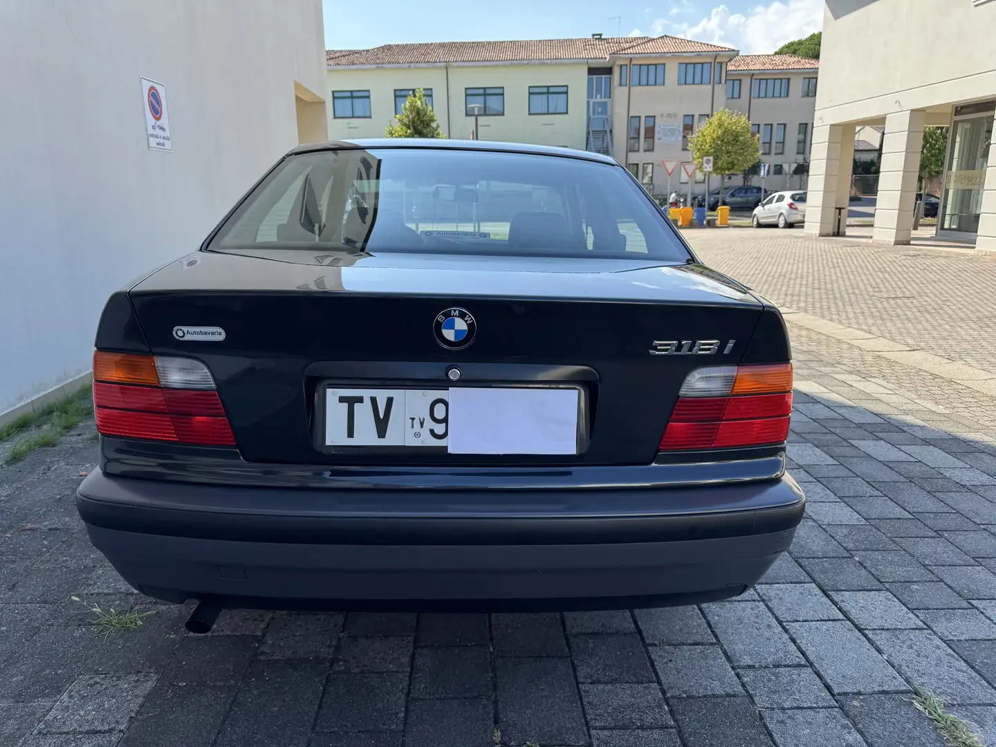 BMW 318 318i 4p - 1