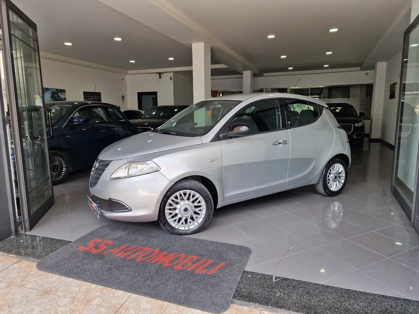 Lancia Ypsilon LANCIA YPSILON 1.3 MULTIJET 95CV Grigio - 1