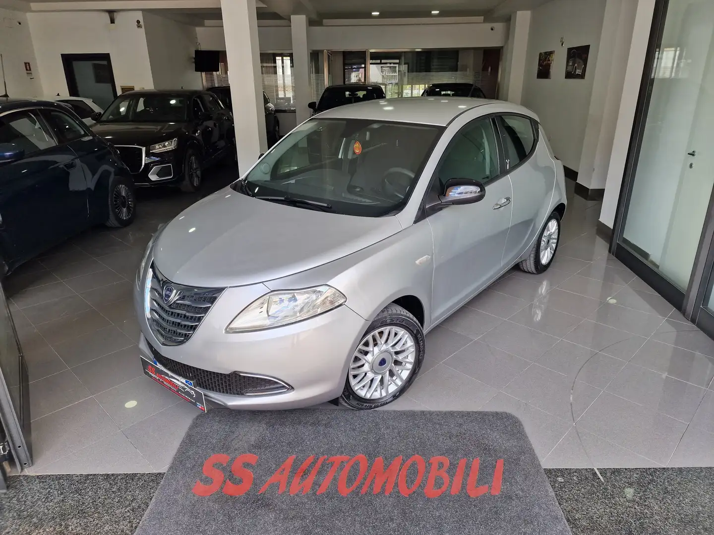 Lancia Ypsilon LANCIA YPSILON 1.3 MULTIJET 95CV Grigio - 2