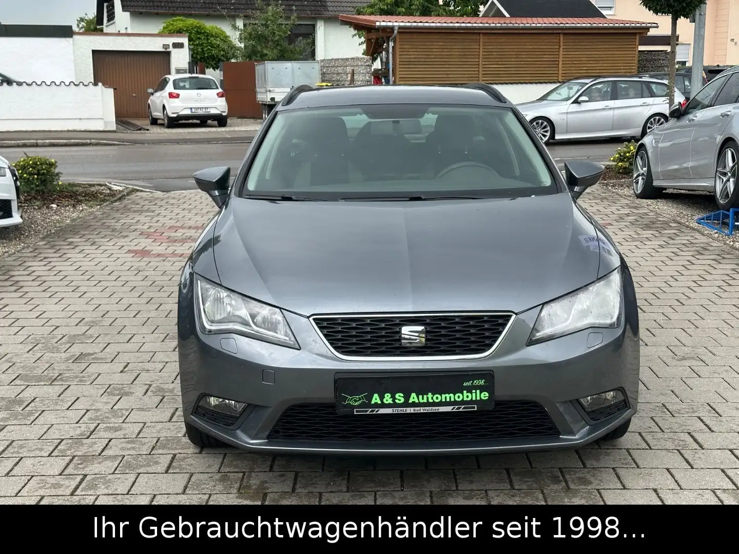 SEAT Leon ST 1.6 TDI Reference *AHK/PDC/SHZ/TEMPOMAT* Grau - 2