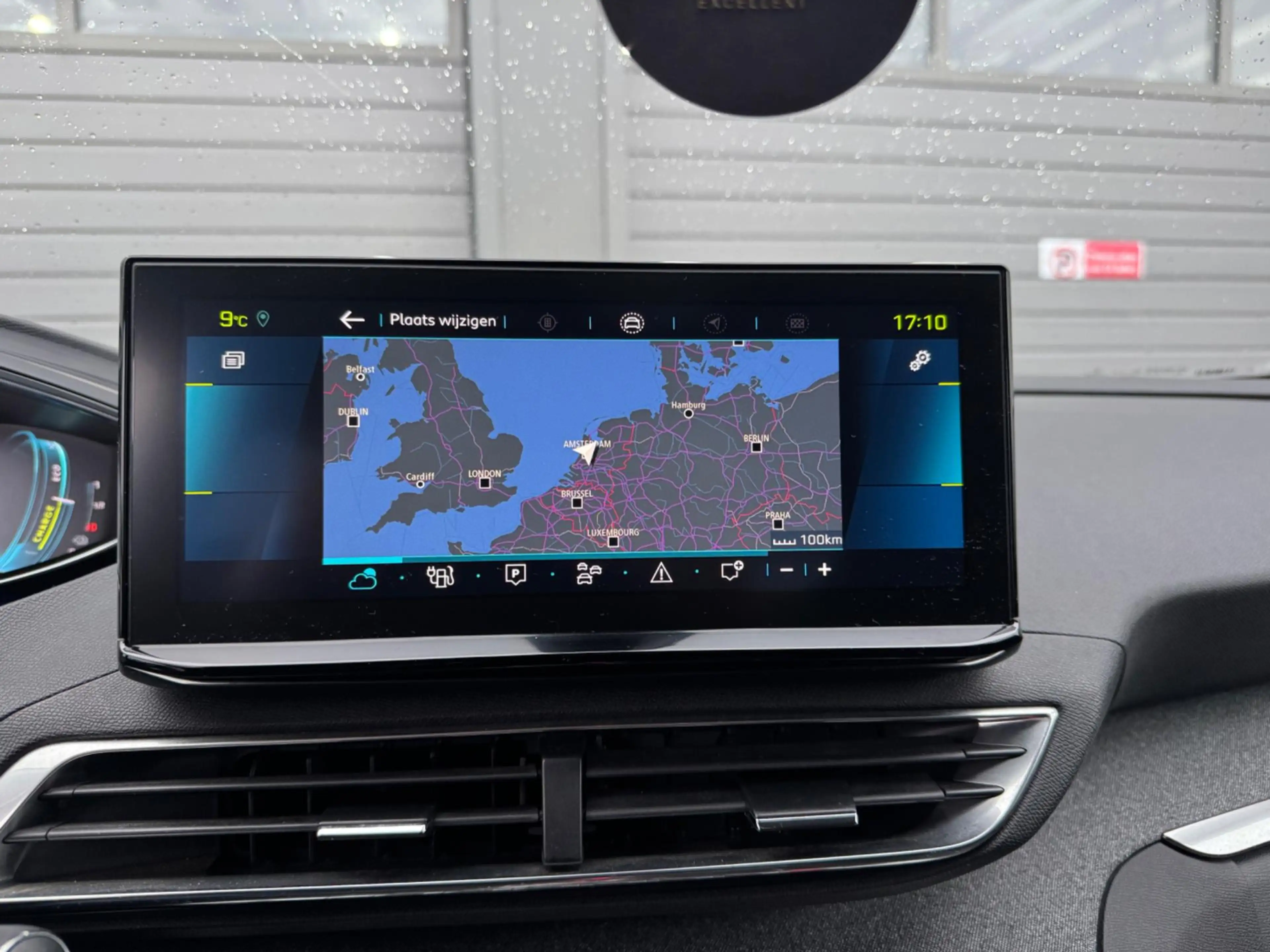 Peugeot 3008 1.6 HYbrid 225 360°Camera Nav — photo 25