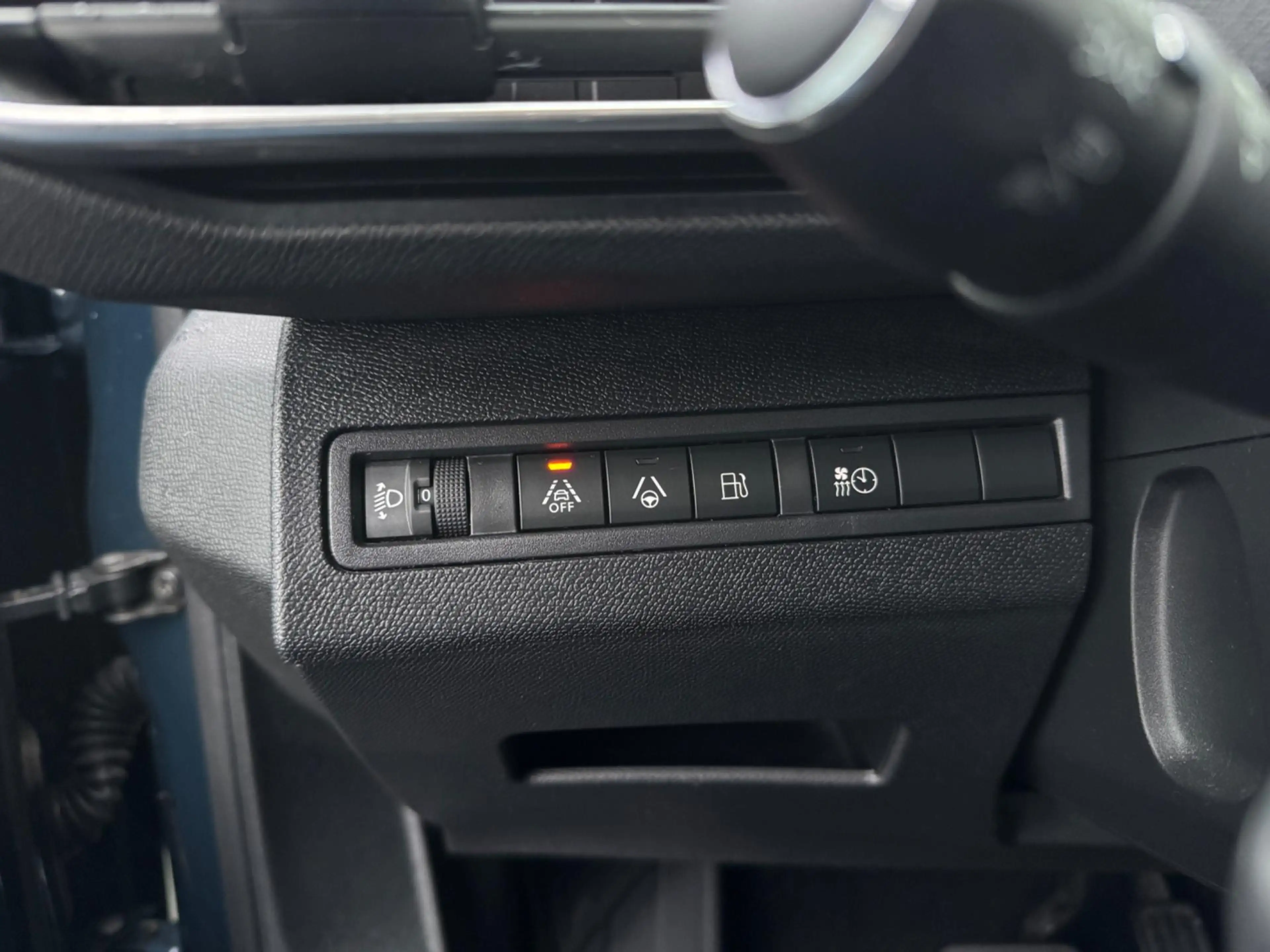 Peugeot 3008 1.6 HYbrid 225 360°Camera Nav — photo 12