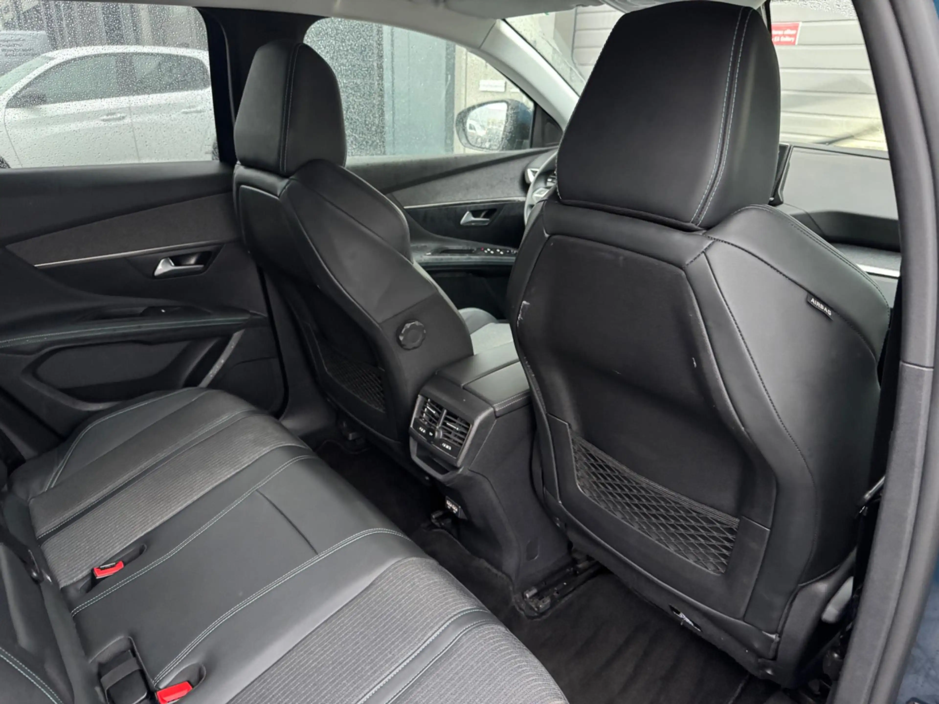 Peugeot 3008 1.6 HYbrid 225 360°Camera Nav — photo 36
