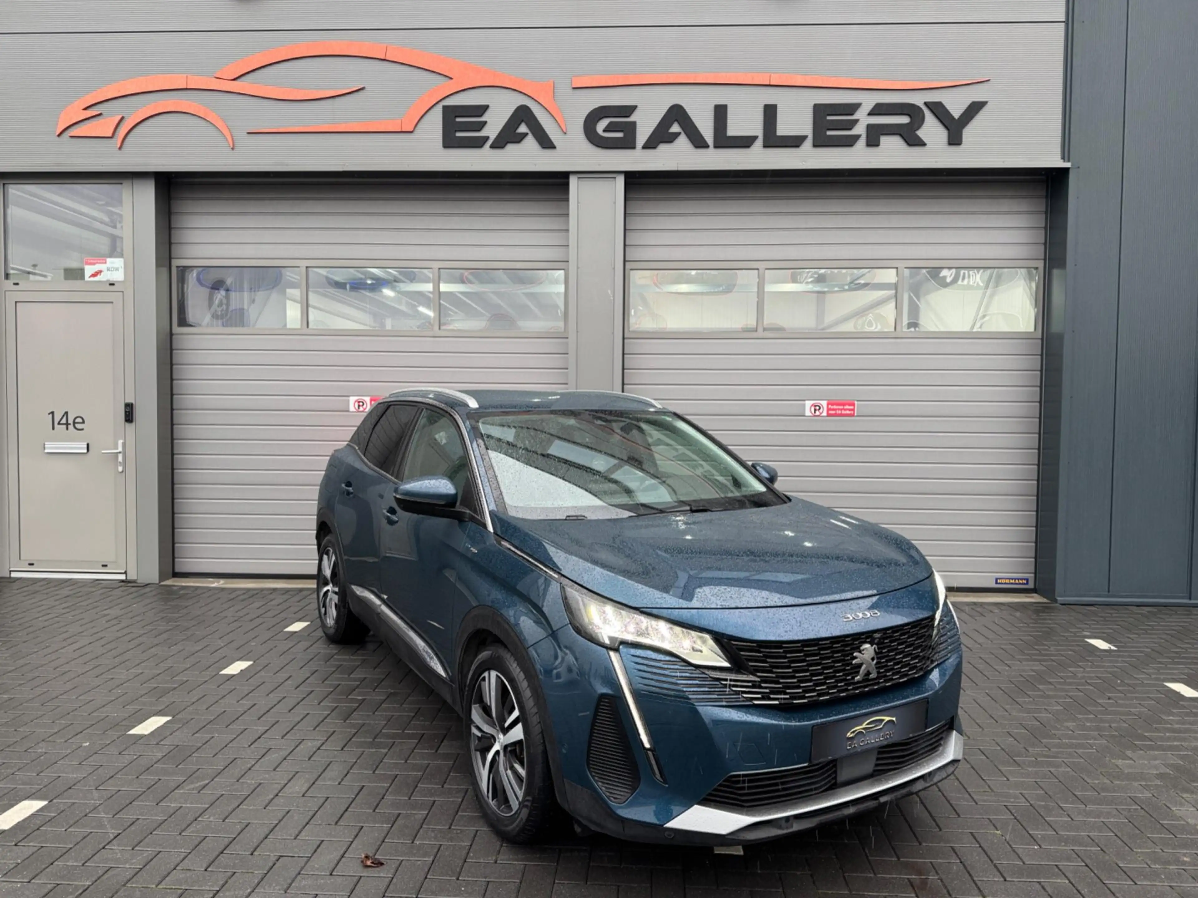 Peugeot 3008 1.6 HYbrid 225 360°Camera Nav — photo 47
