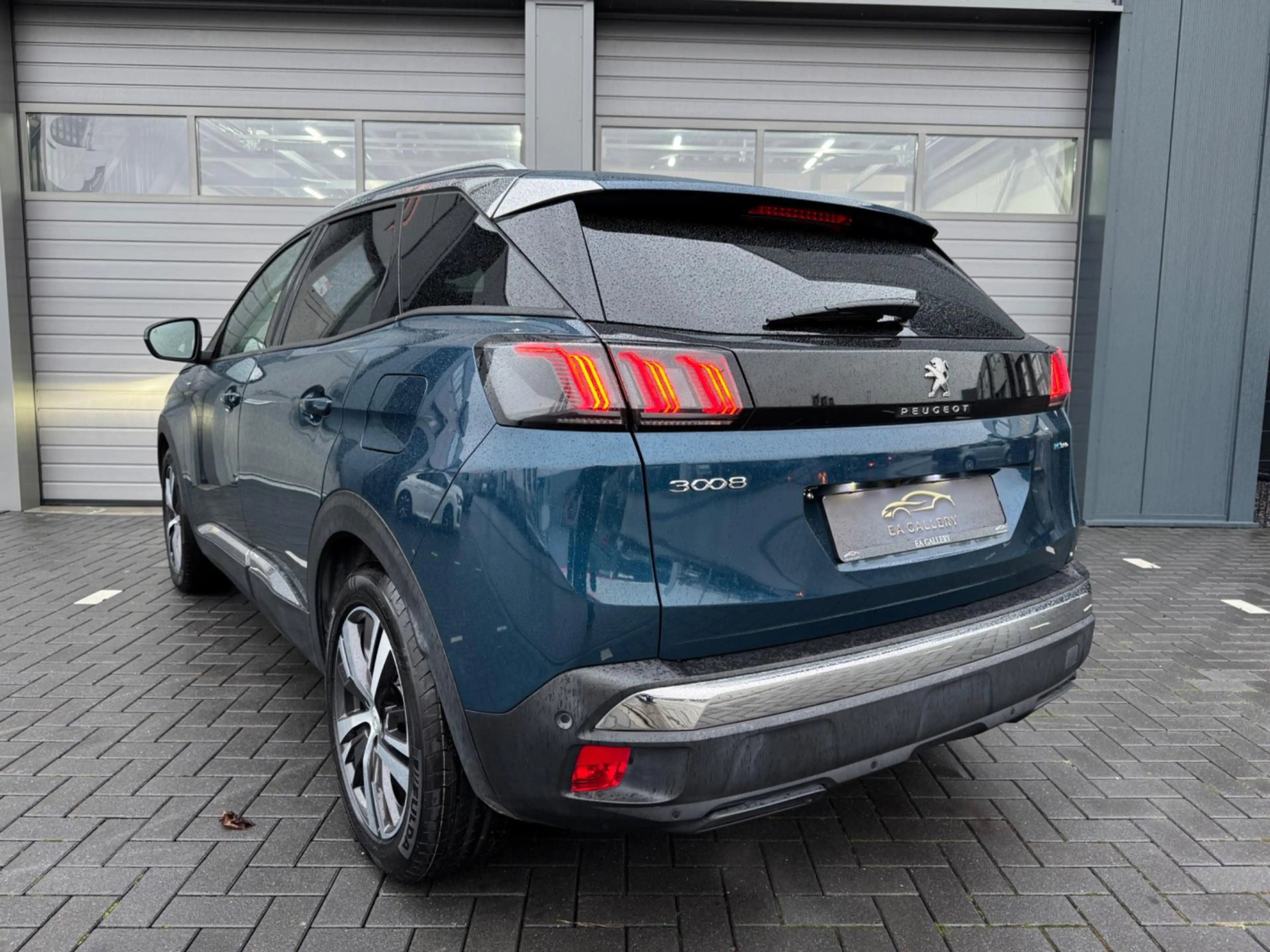 Peugeot 3008 1.6 HYbrid 225 360°Camera Nav — photo 2