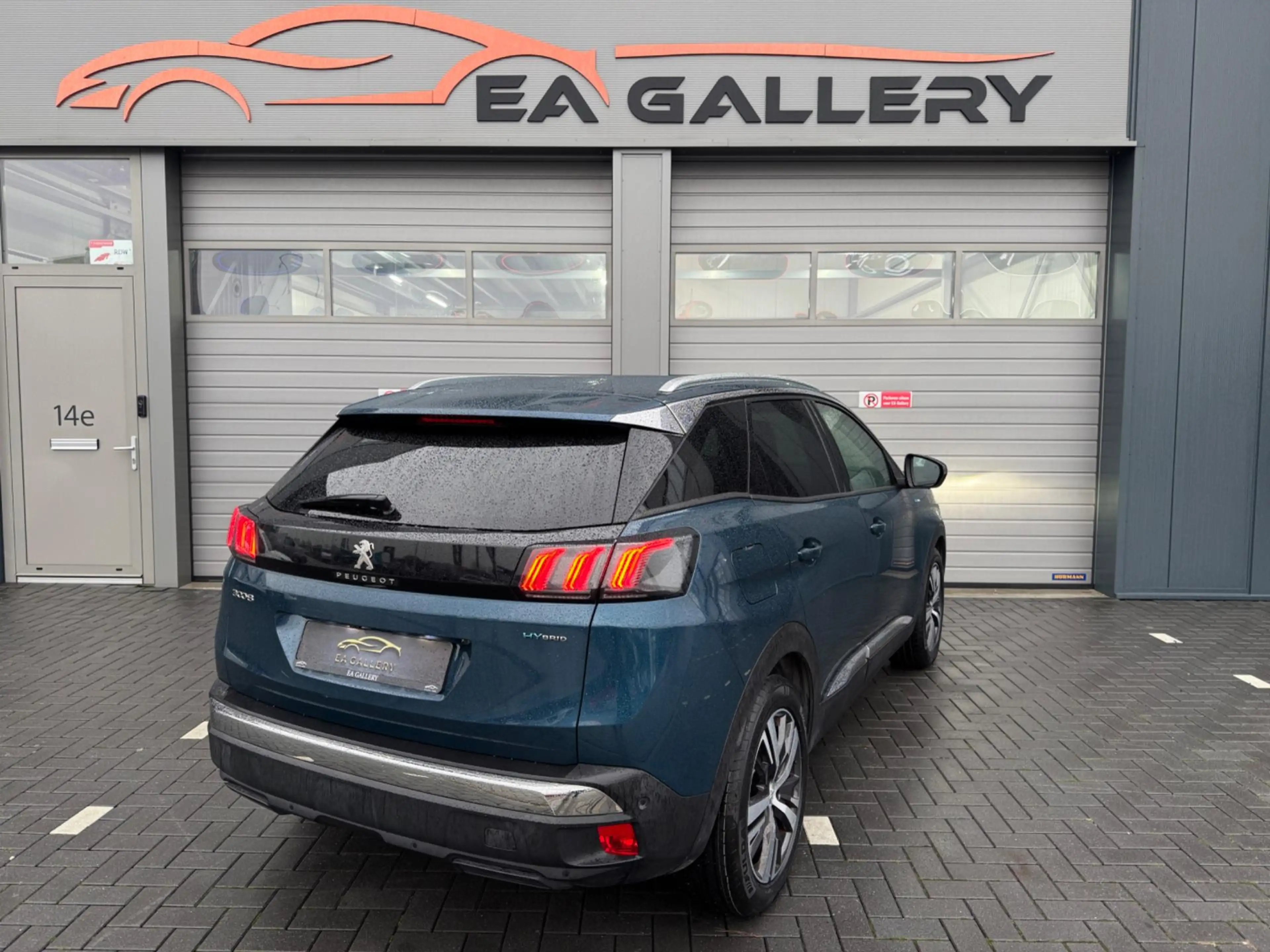 Peugeot 3008 1.6 HYbrid 225 360°Camera Nav — photo 40