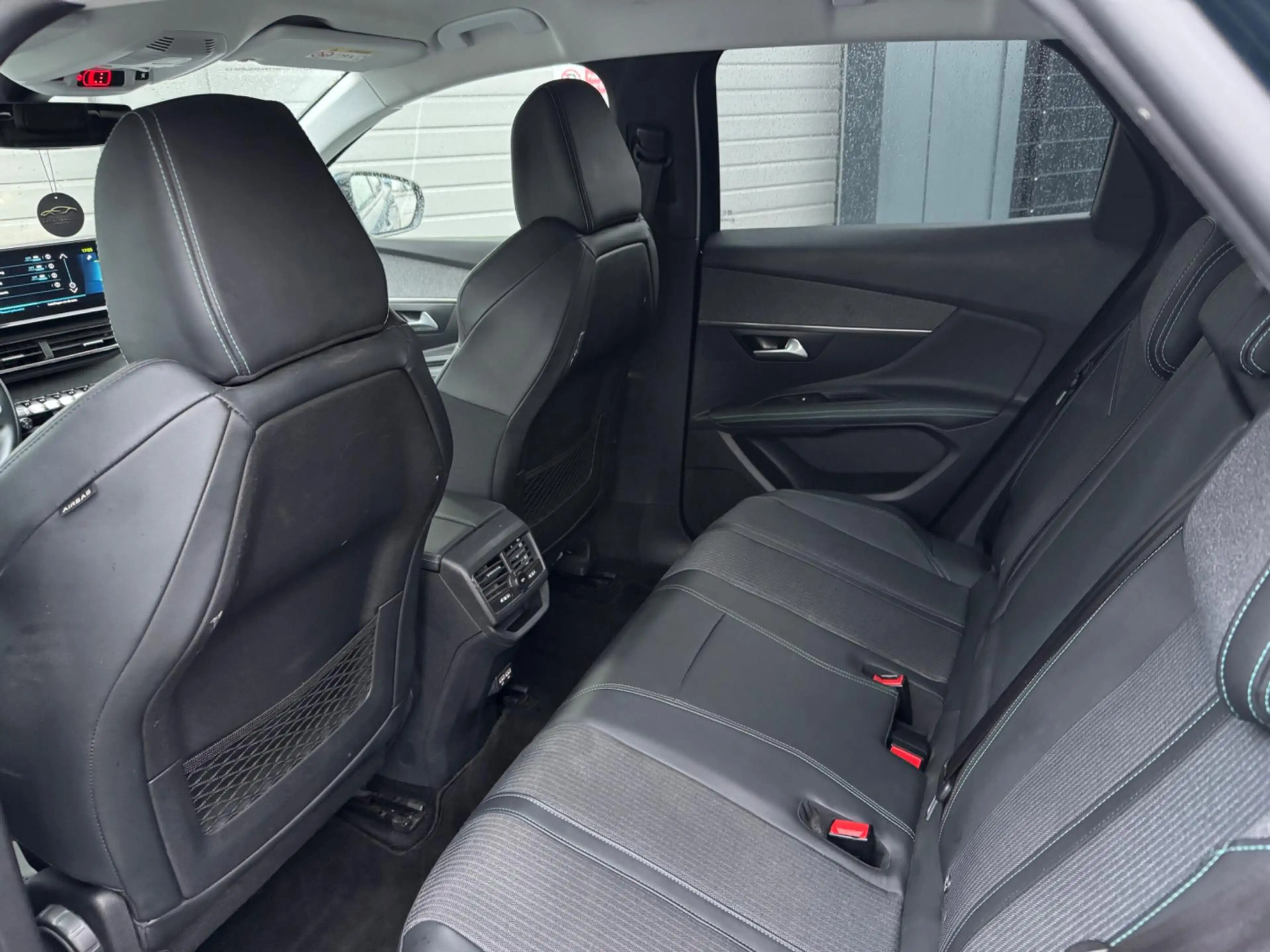 Peugeot 3008 1.6 HYbrid 225 360°Camera Nav — photo 19