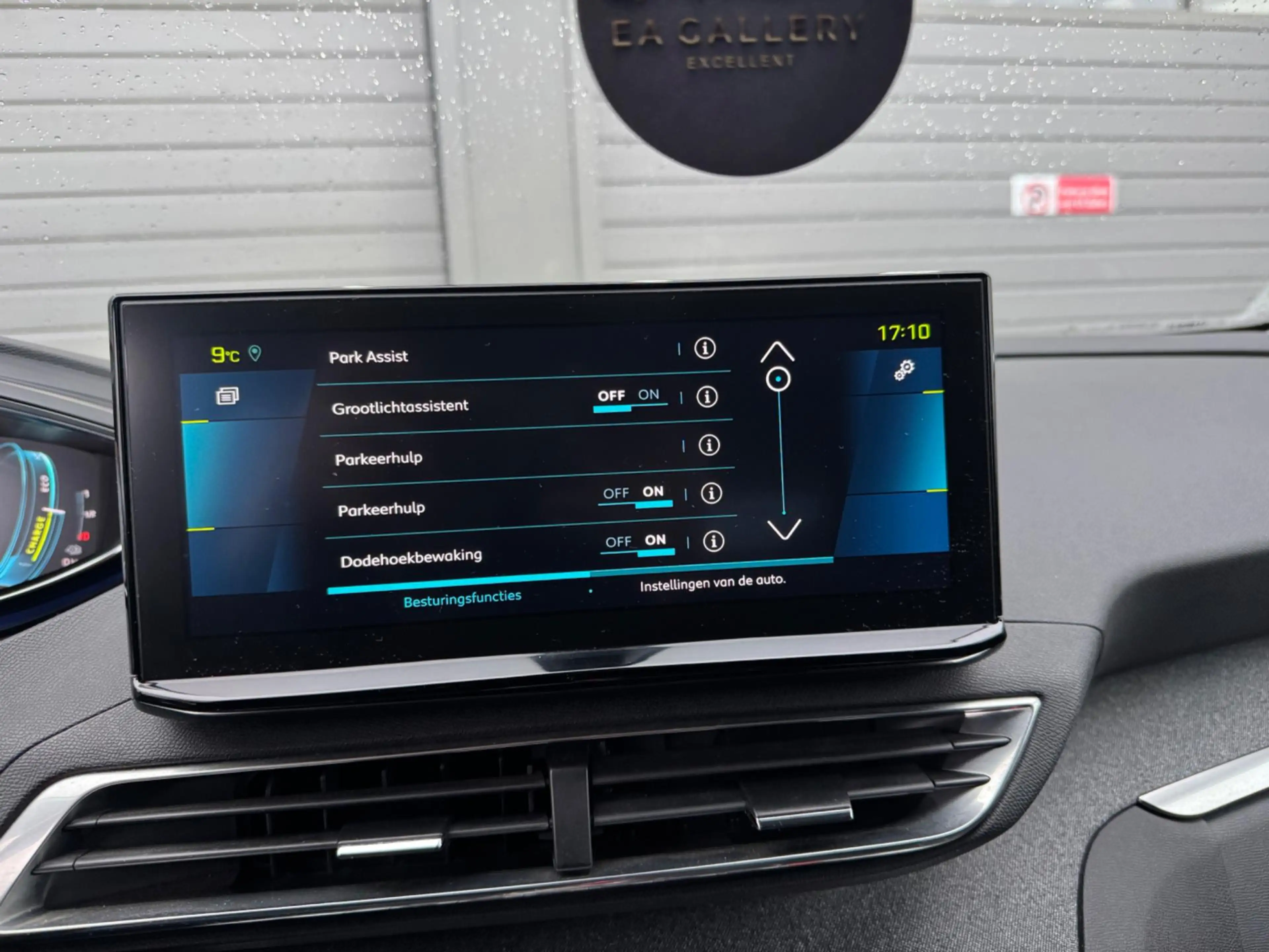 Peugeot 3008 1.6 HYbrid 225 360°Camera Nav — photo 26