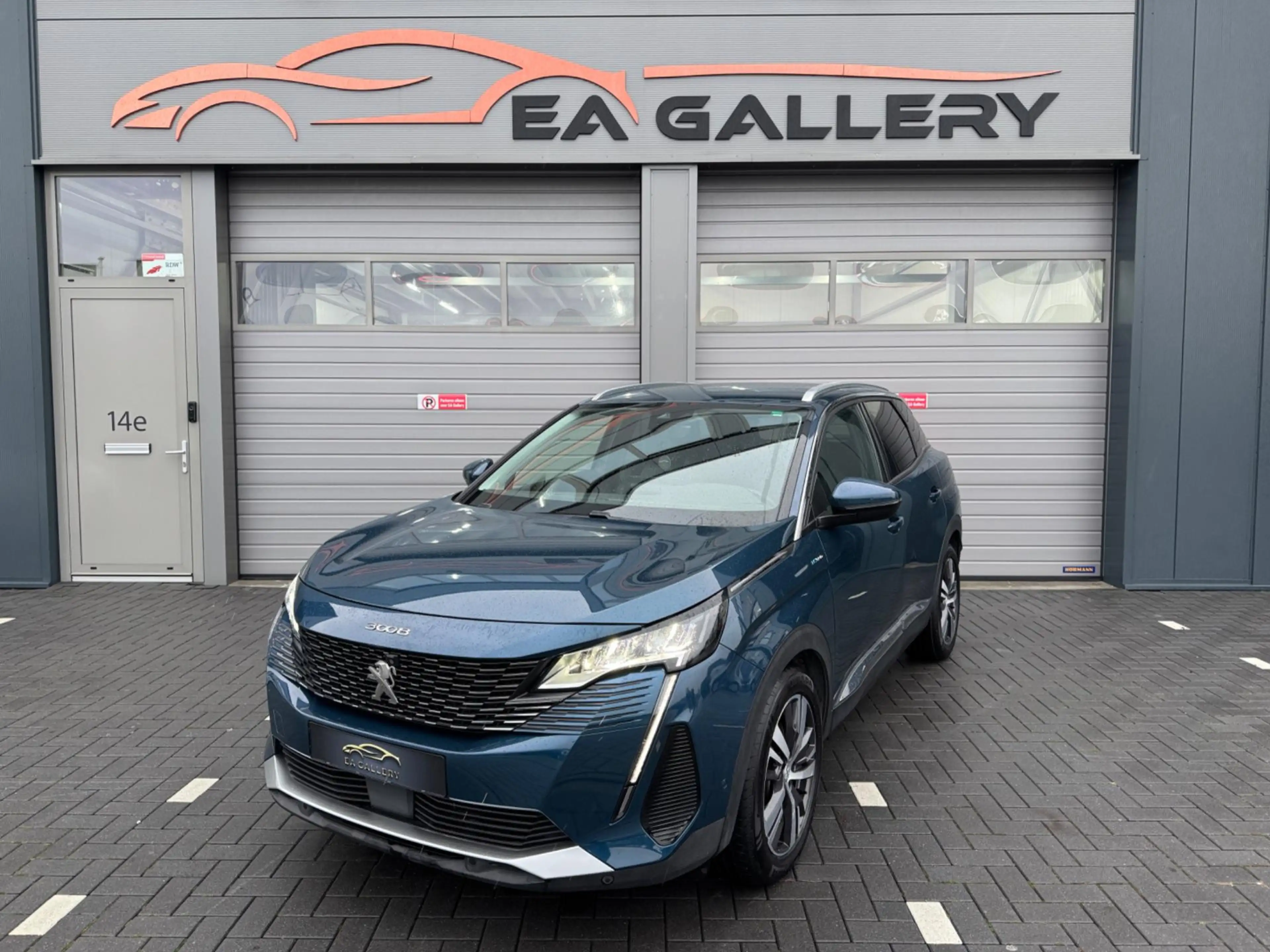Peugeot 3008 1.6 HYbrid 225 360°Camera Nav — photo 13