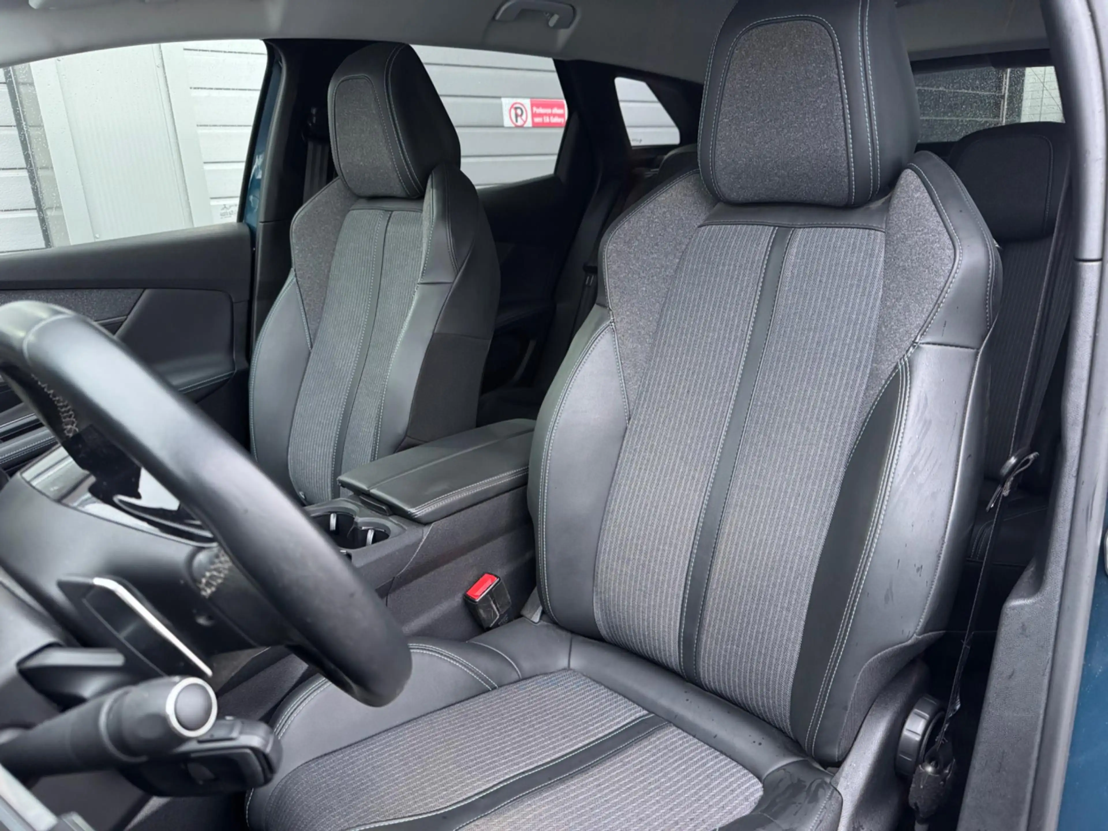 Peugeot 3008 1.6 HYbrid 225 360°Camera Nav — photo 15