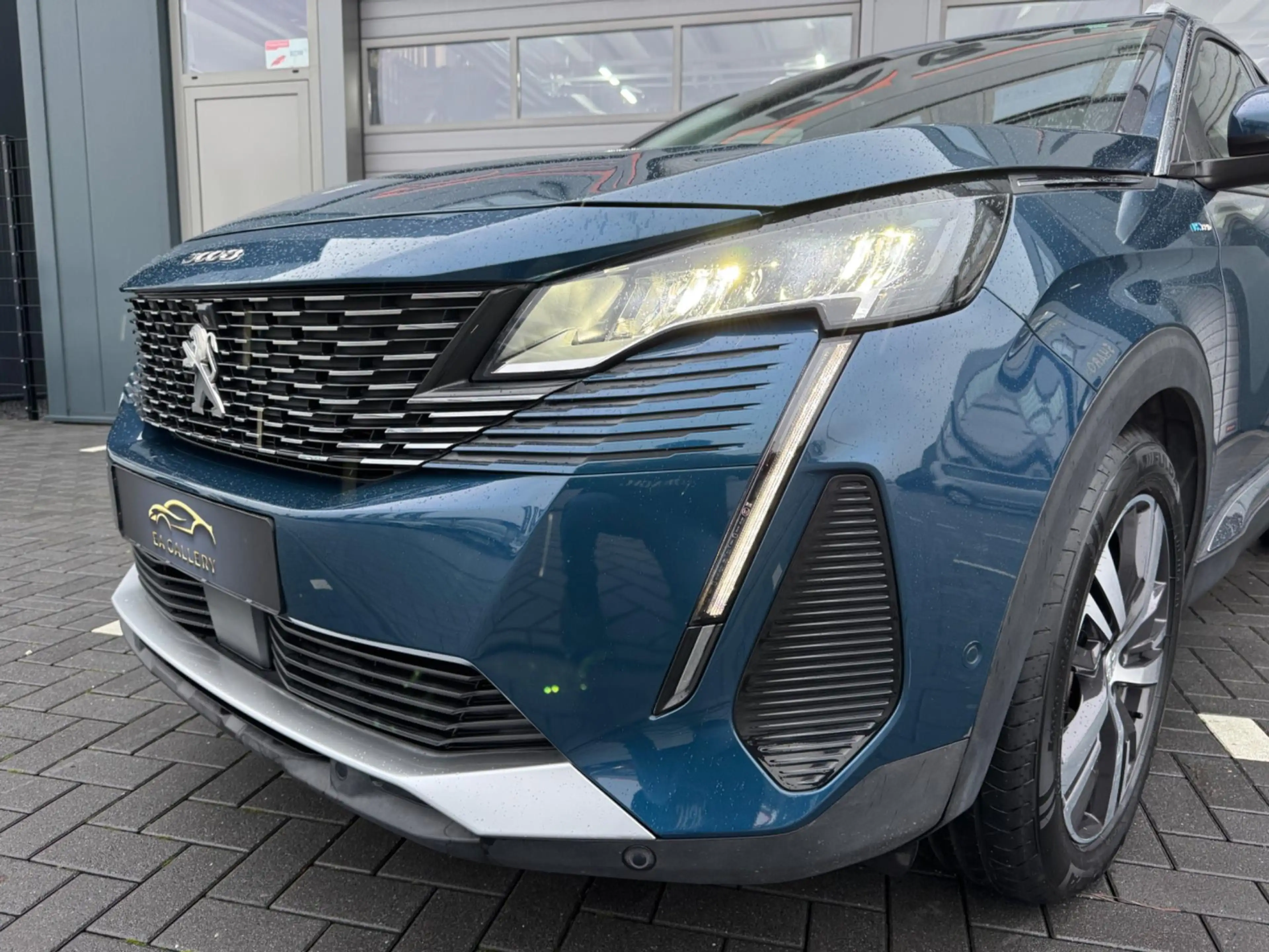 Peugeot 3008 1.6 HYbrid 225 360°Camera Nav — photo 5