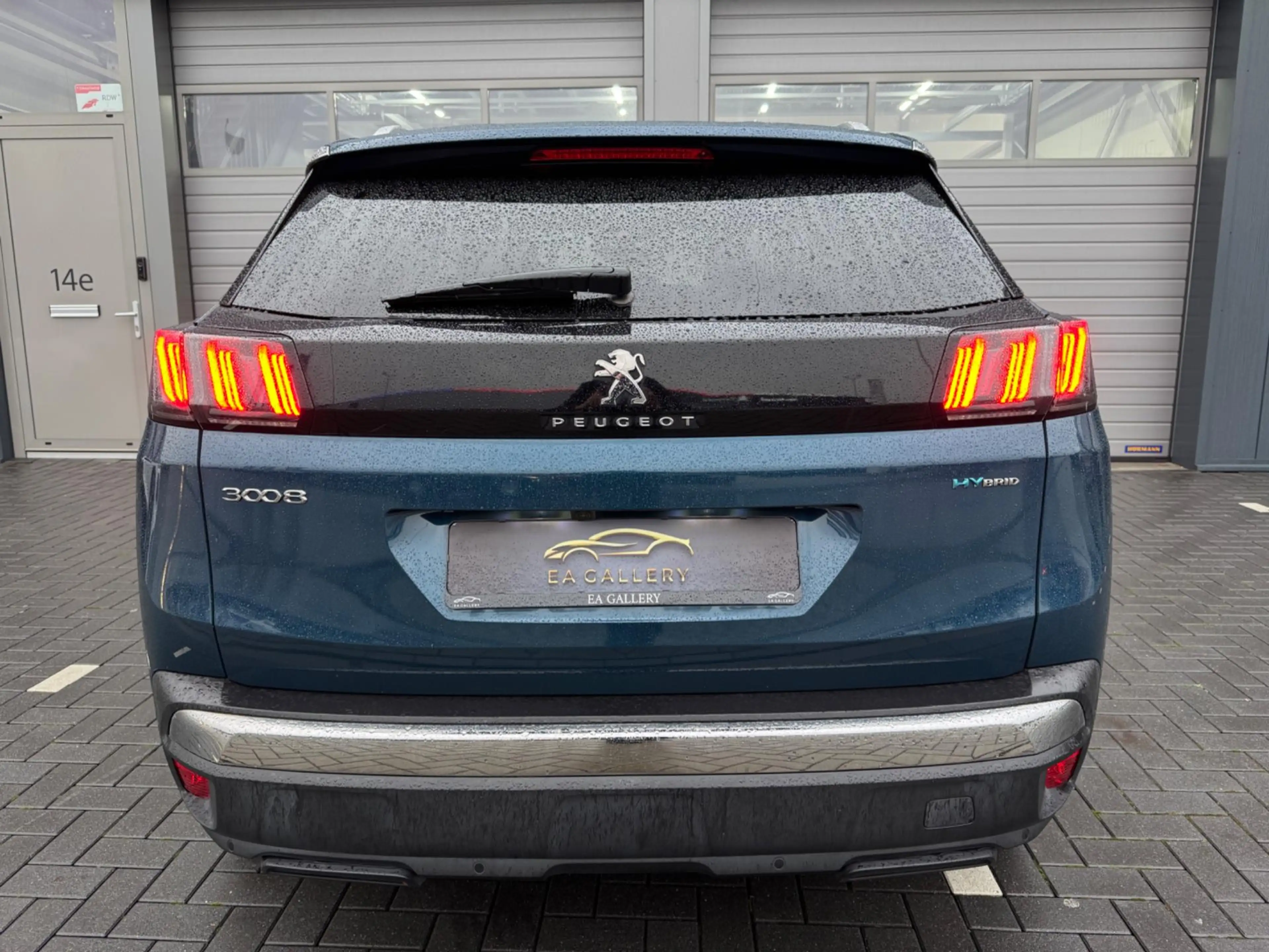 Peugeot 3008 1.6 HYbrid 225 360°Camera Nav — photo 29
