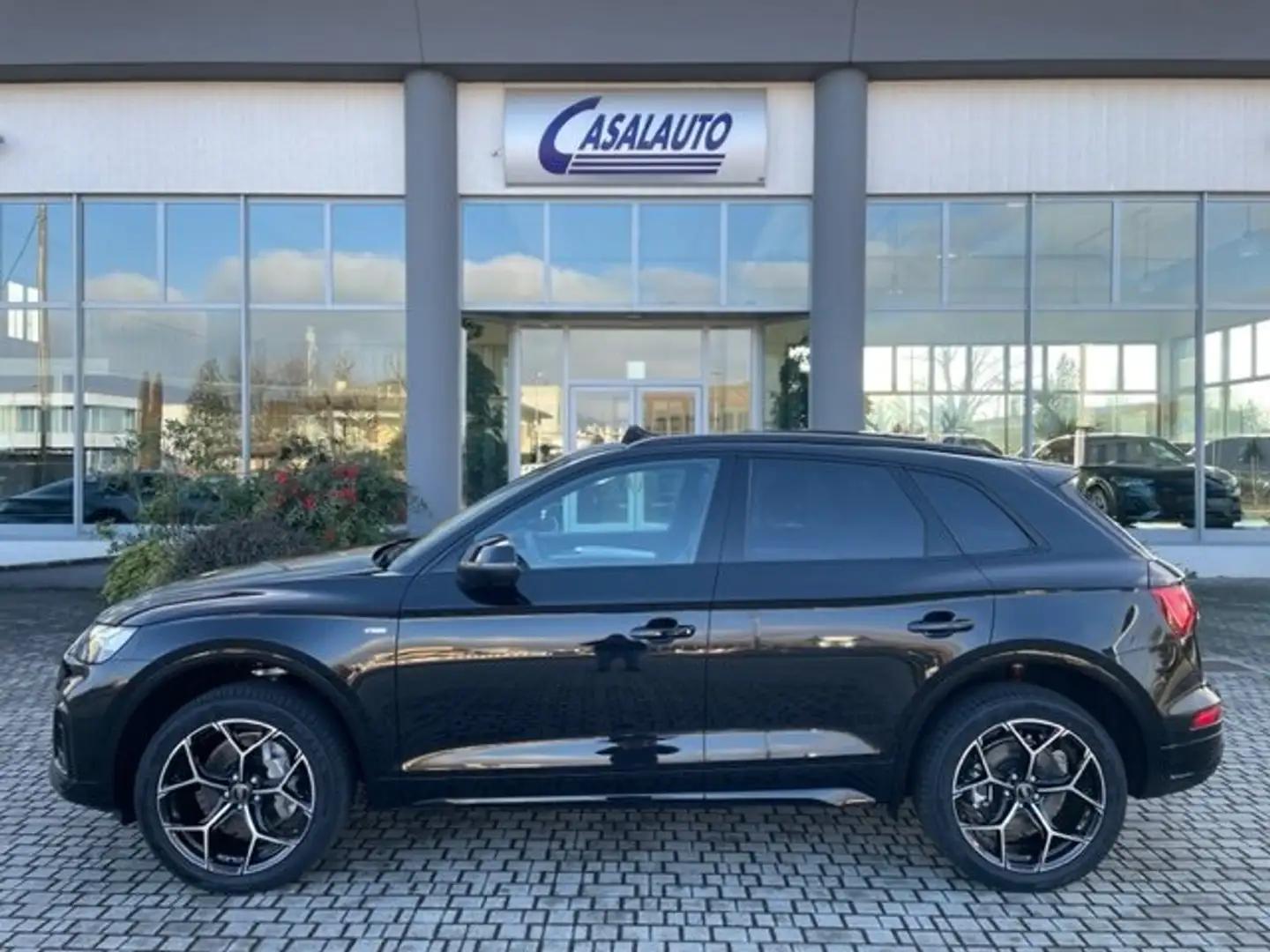 Audi Q5 40 TDI 204CV quattro S tronic S Line TETTO/MATRIX Schwarz - 1