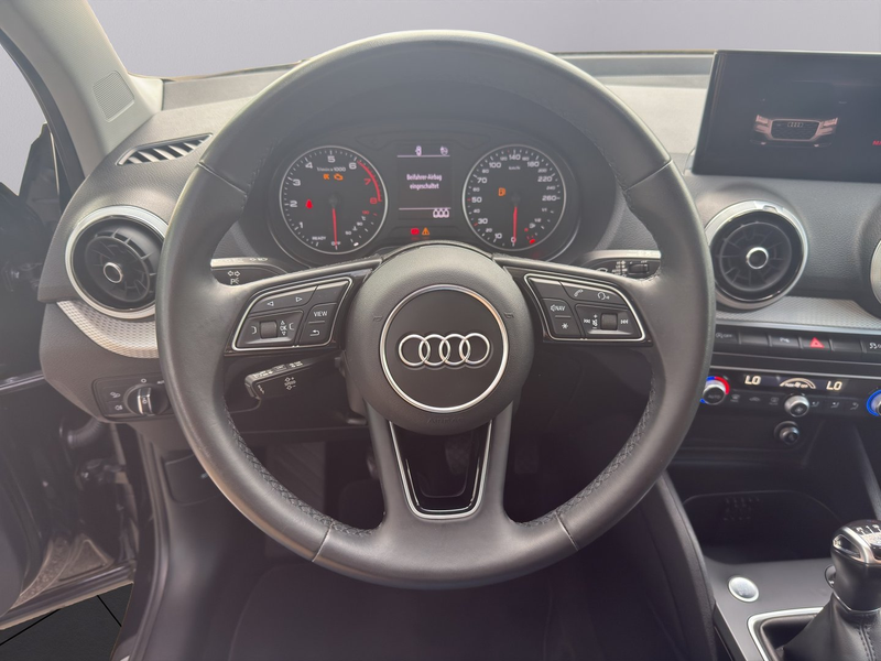 Audi Q2 30 TFSI intense — photo 13
