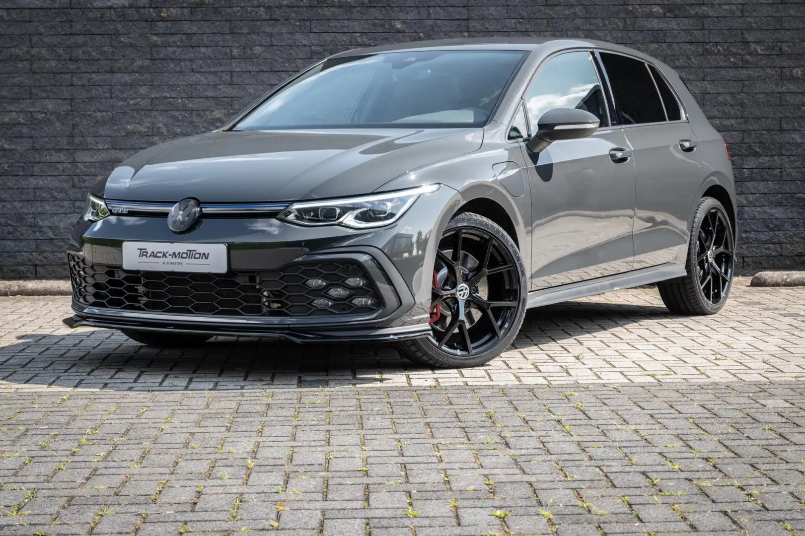 Volkswagen Golf GTE 8 1.4 eHybrid Grey & Black Grey - 2
