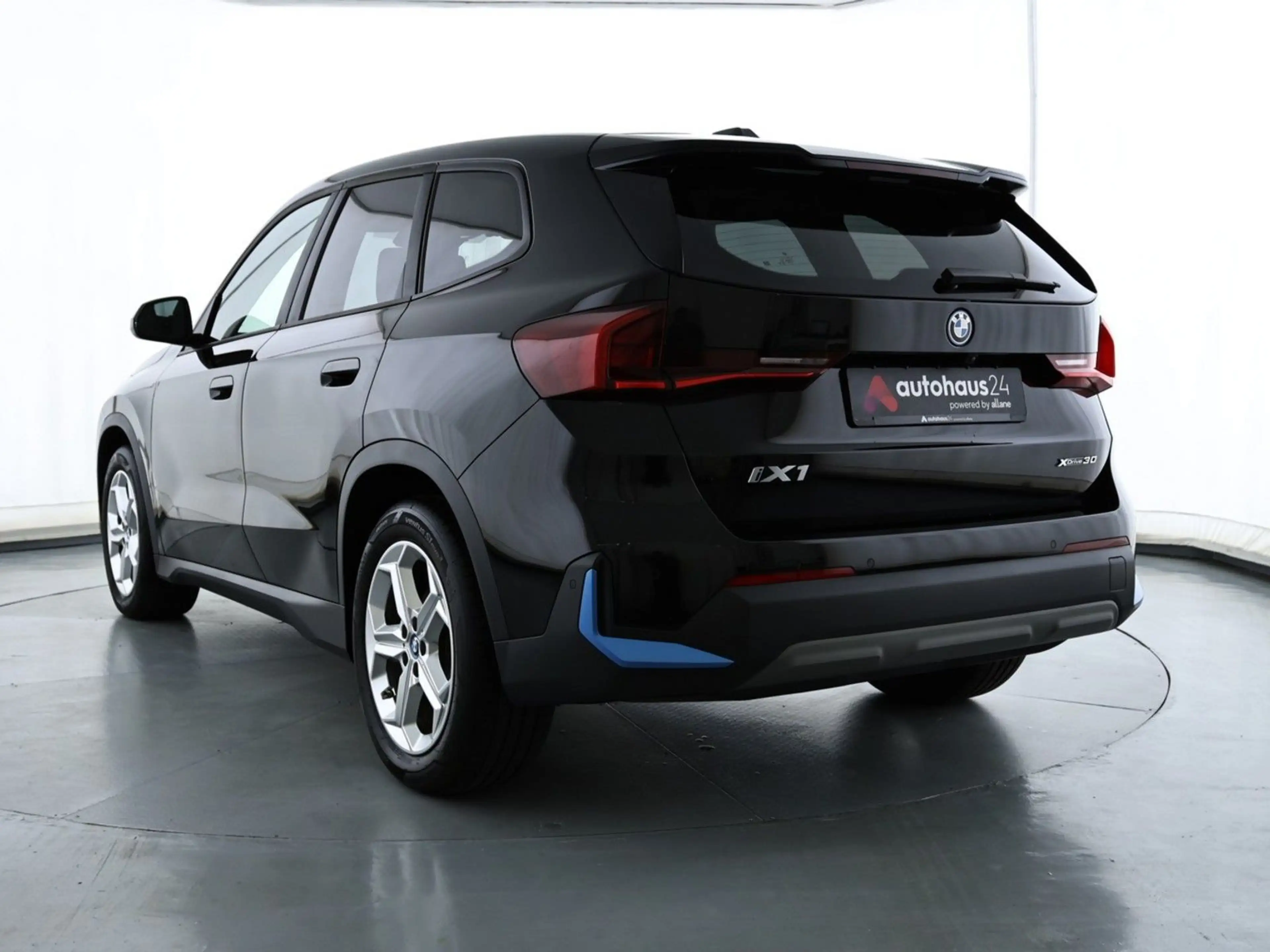 BMW iX1 64,8 kWh xDrive30 LED|Navi|PDC|SHZ|AHK — photo 4