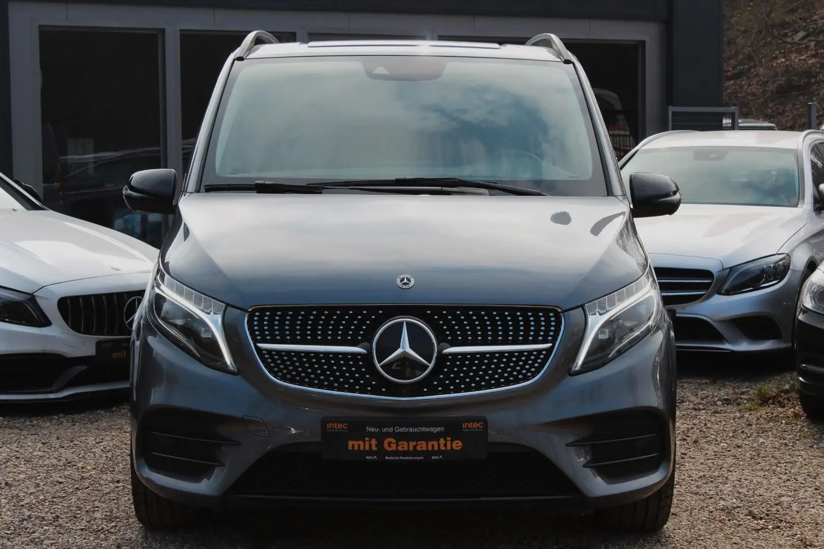 Mercedes-Benz V 300 d 9-G AMG LEDER LED 360°KAM 6-SITZER Grau - 2