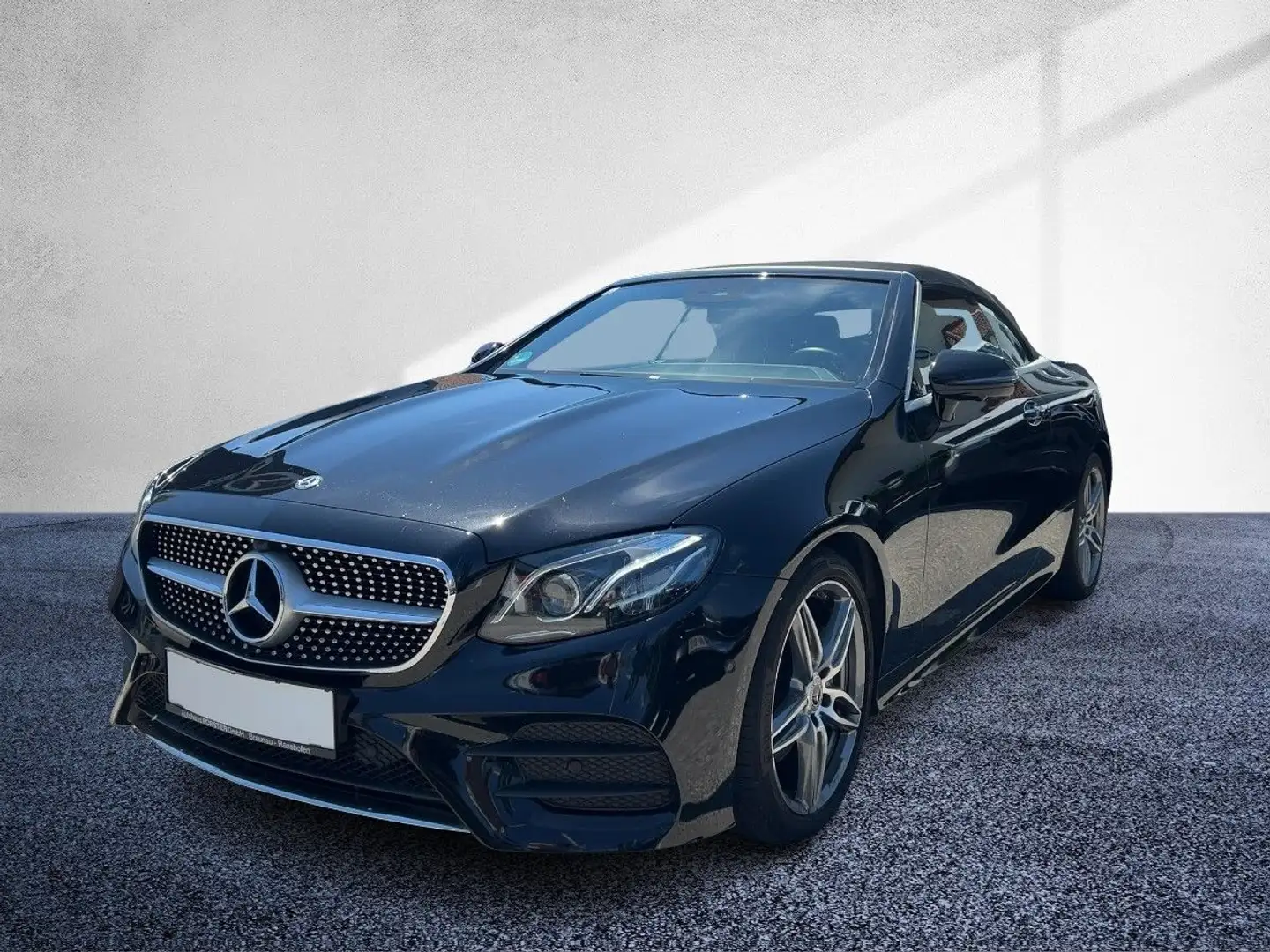 Mercedes-Benz E 220 d Cabriolet AMG Line KeyGo Ambi LED  AMG Schwarz - 1