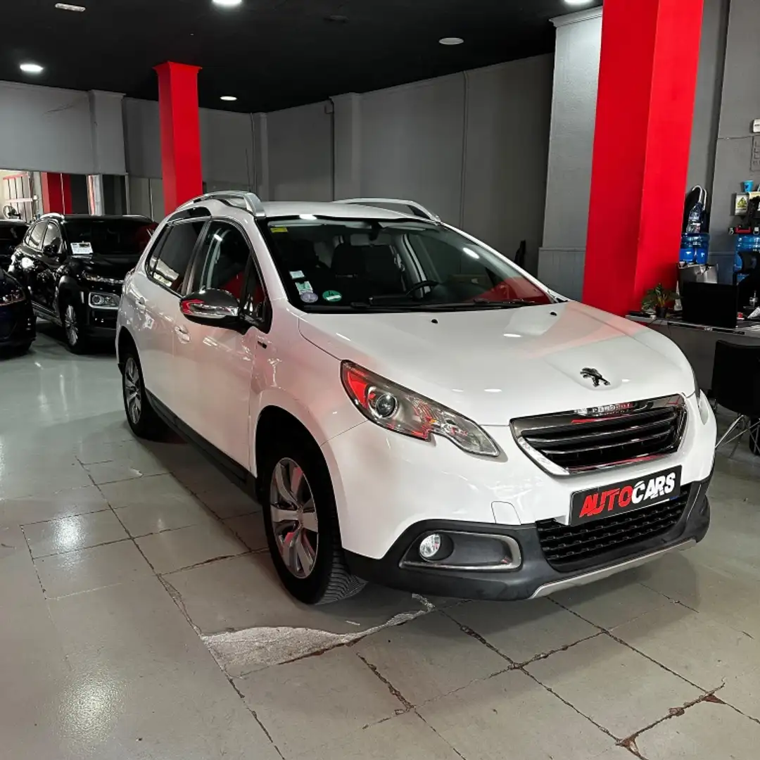 Peugeot 2008 1.2 PureTech Access 82 Blanc - 1